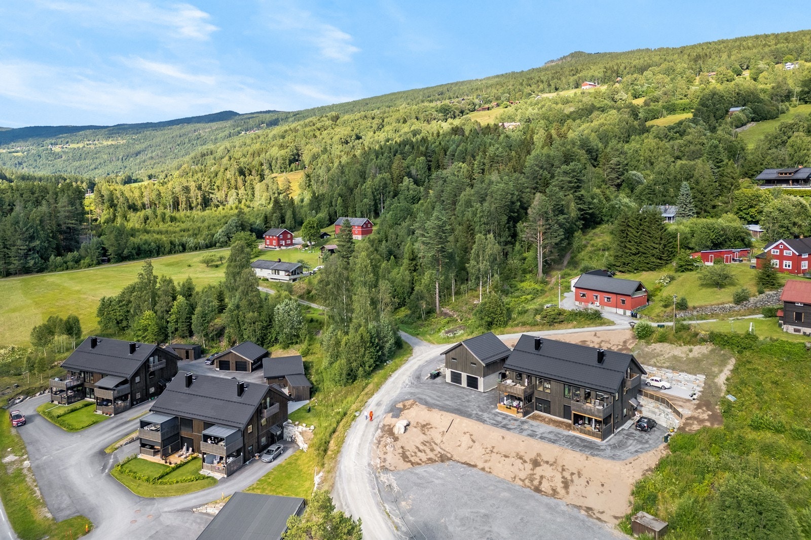 Maurudbrekka 4C er en del av et nytt og ferdigstilt prosjekt midt i sentrum av Tinn Austbygde. Galleribilde