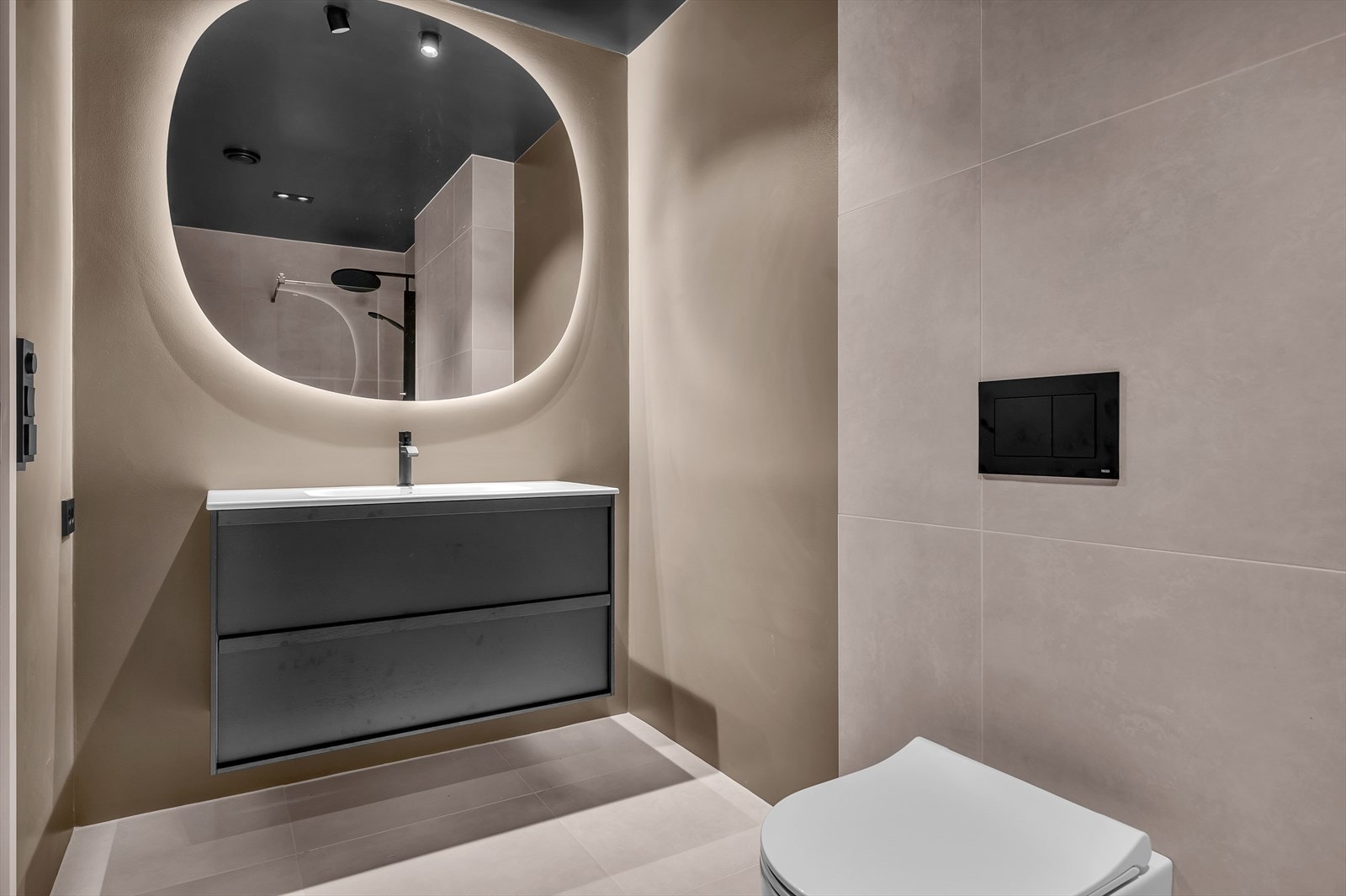 Bad i 1. etasje Galleribilde