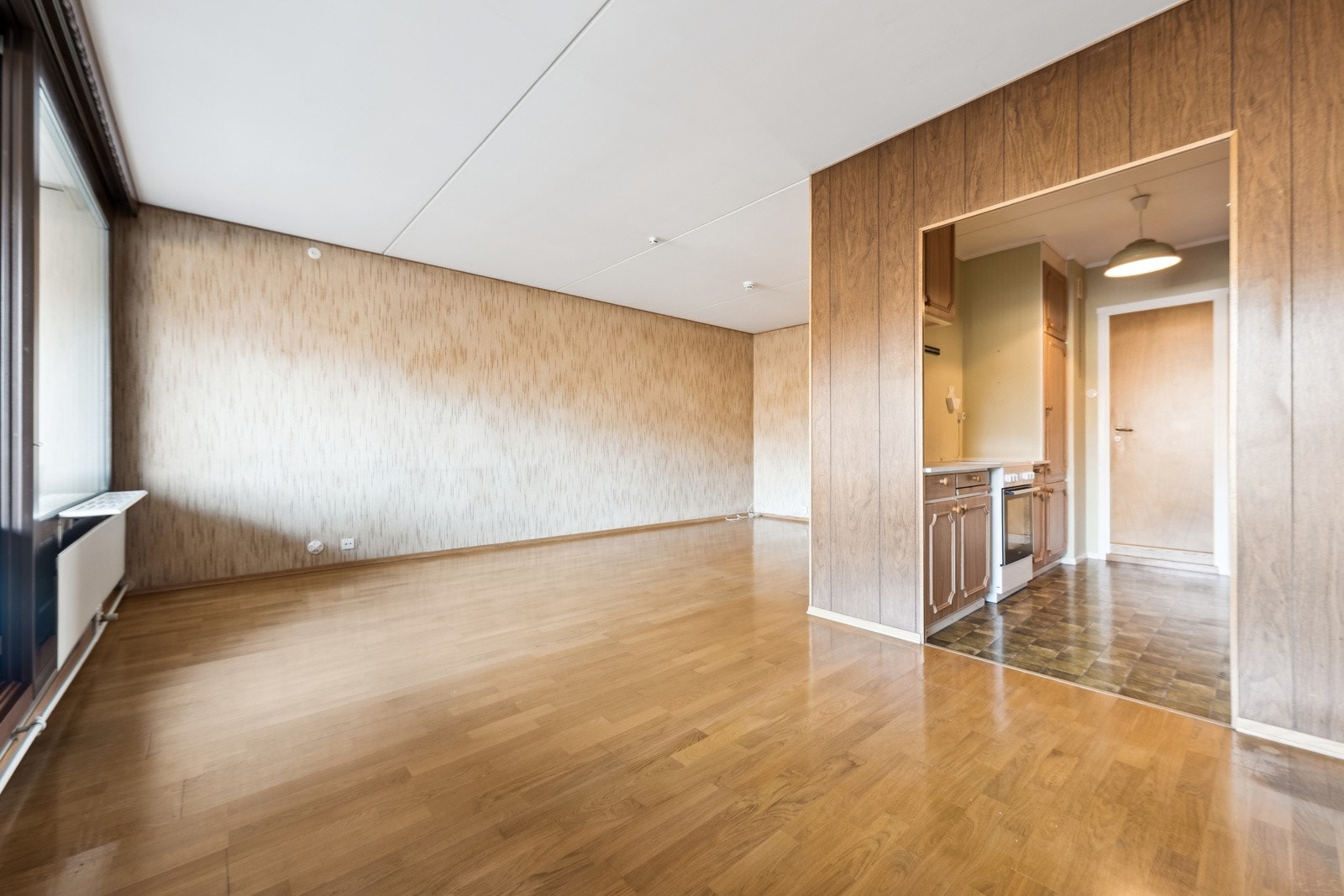 Sosial og åpen løsning mellom kjøkken og stue/spisestue. Galleribilde