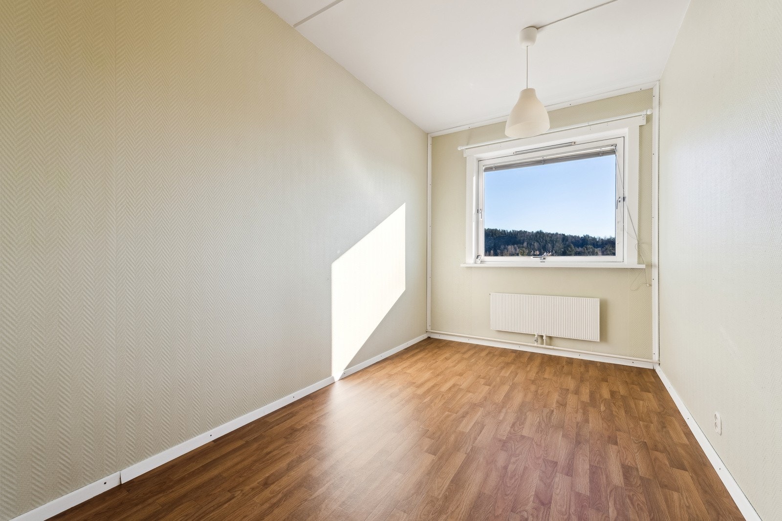 Soverom 2. Et fint barnerom, kontor eller gjesterom, alt etter behov. Galleribilde