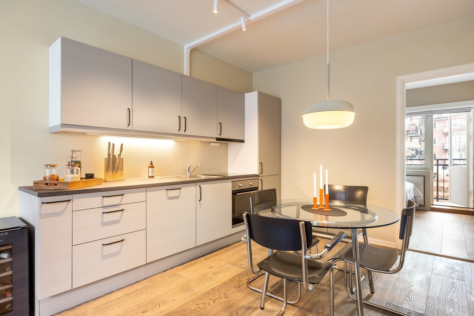 Moderne og stilsikkert kjøkken fra 2023. Galleribilde