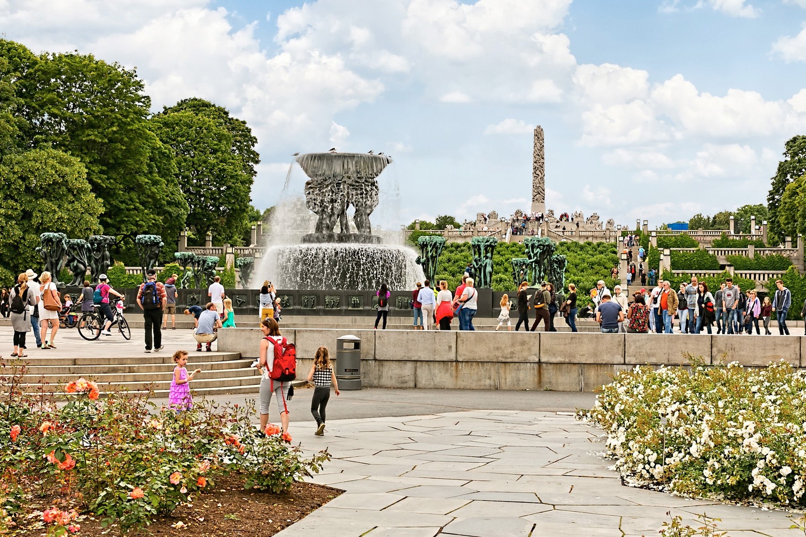 Det er umiddelbar nærhet til vakre parker - avbildet er Frognerparken. Galleribilde