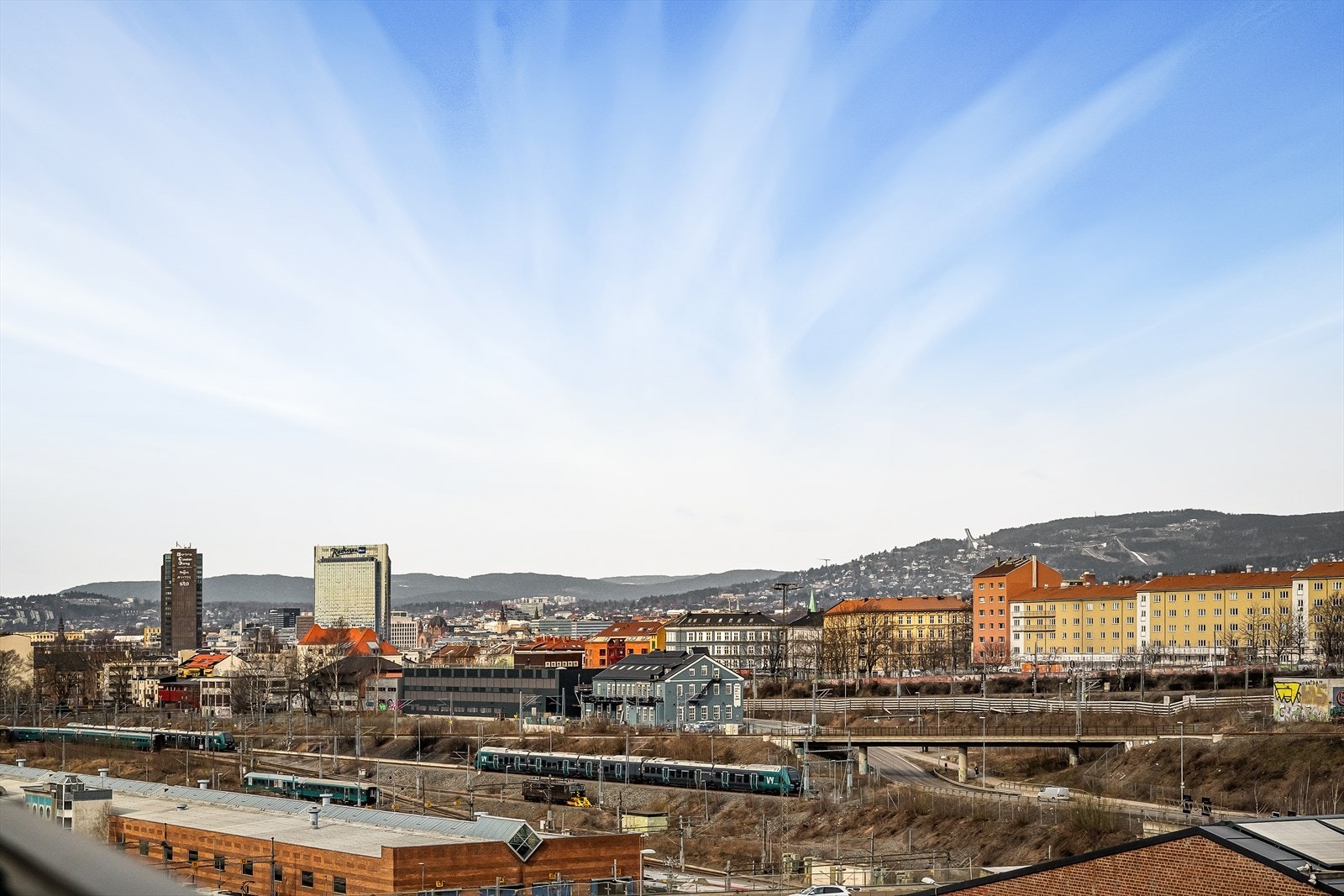 Fra takterrassen er det utsikt utover byen, samt optimale solforhold. Galleribilde