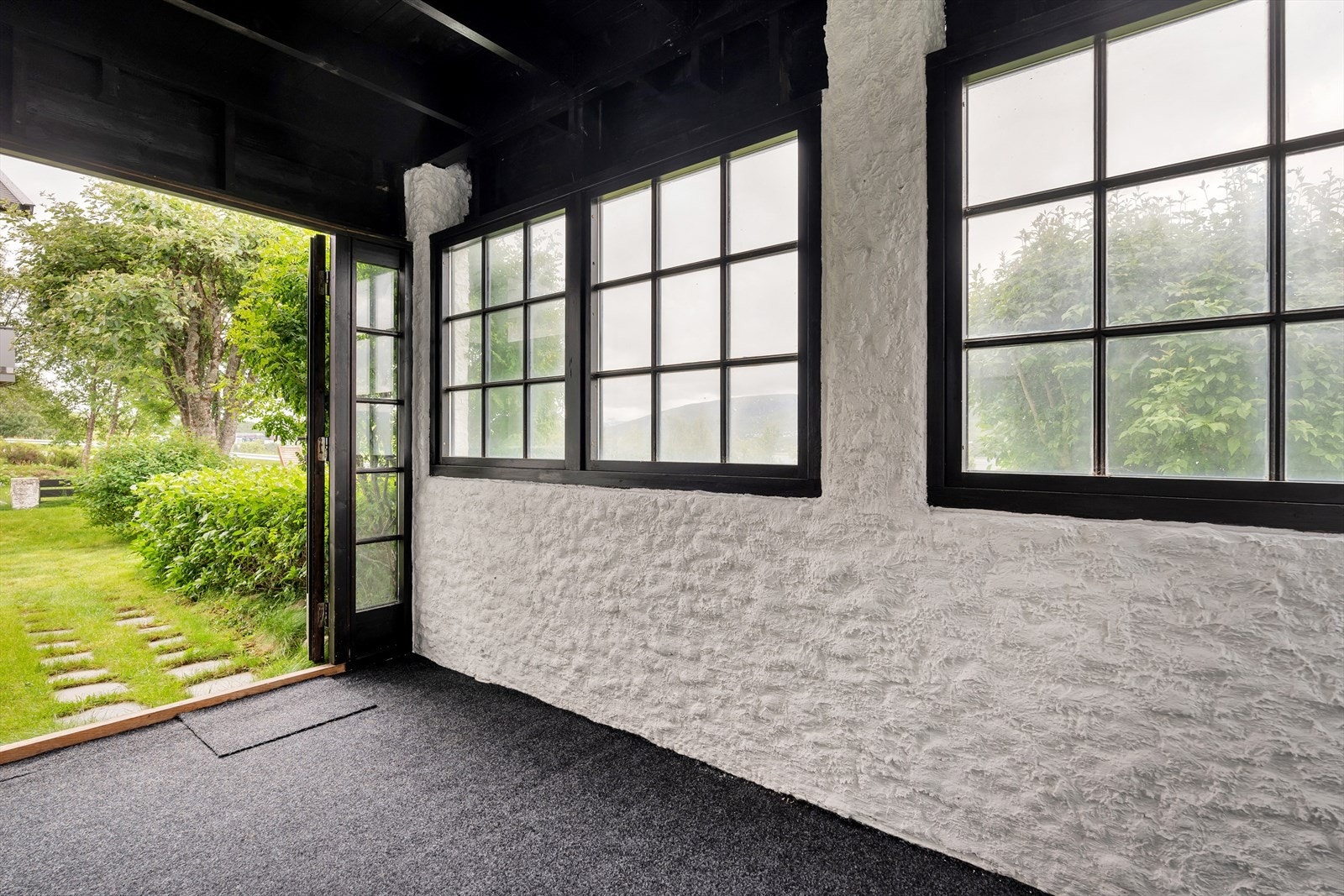 Sommerbilde fra vinterhage. Galleribilde