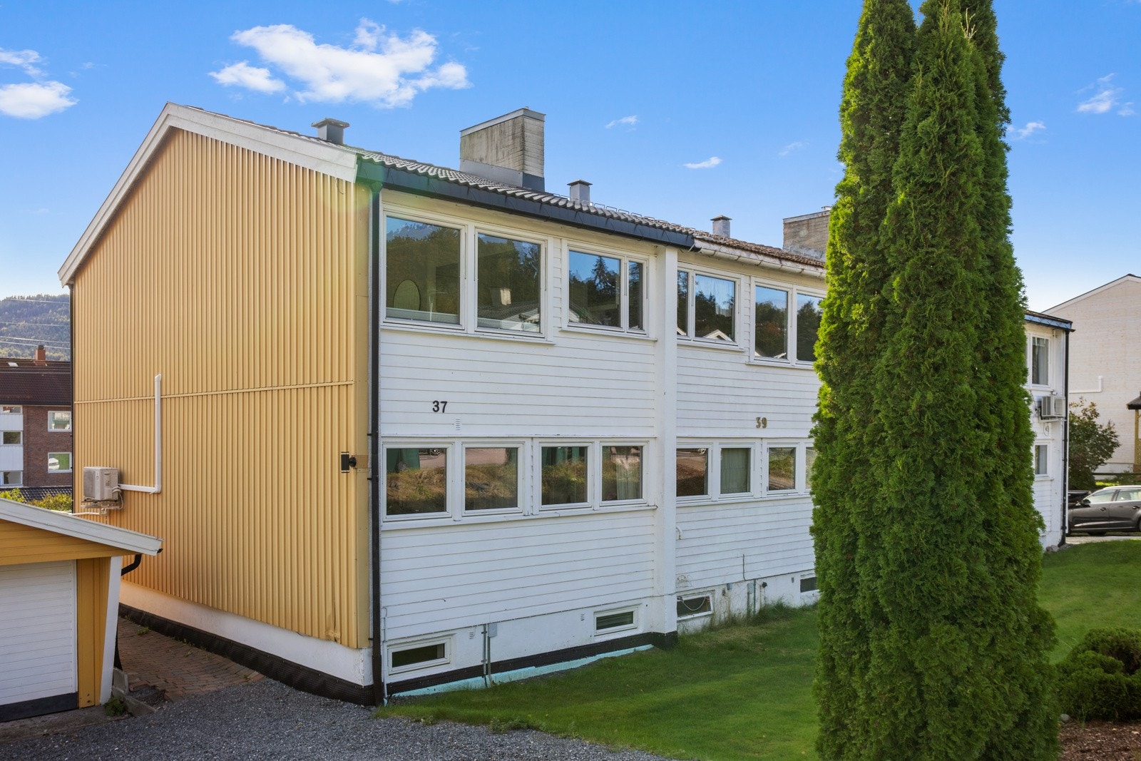 Leiligheten ligger som midtleilighet Galleribilde