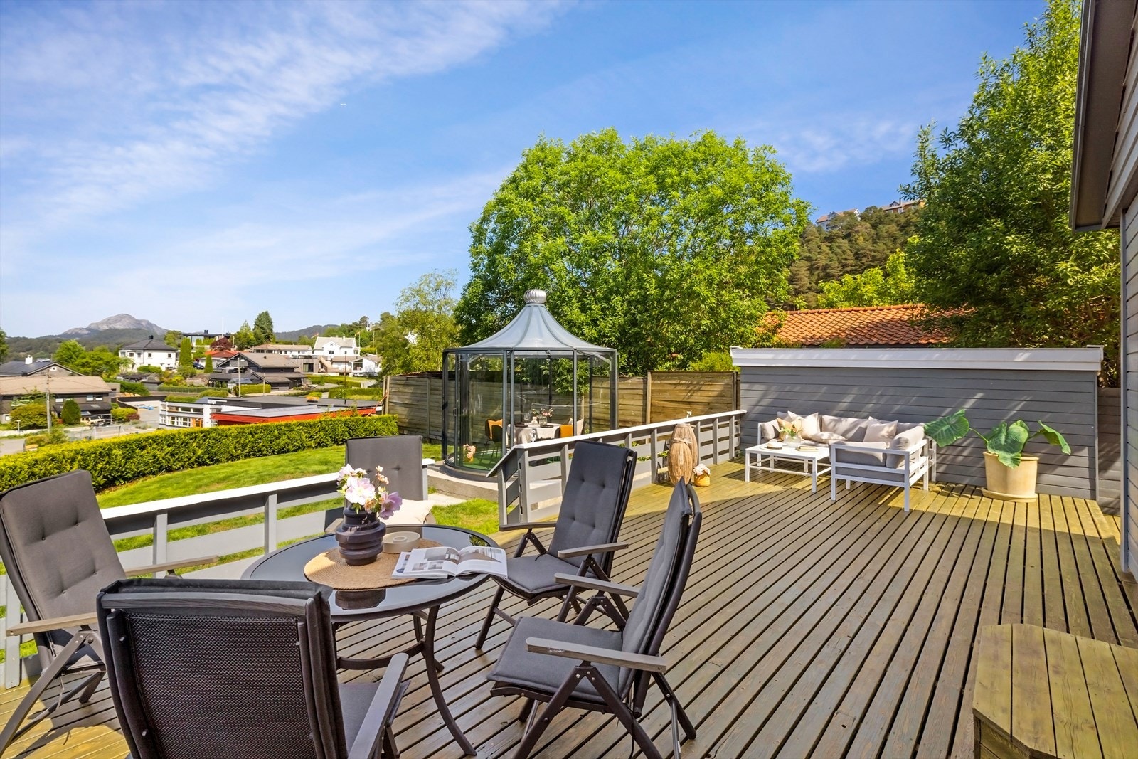 Terrassen er på ca. 53,7 m². Galleribilde