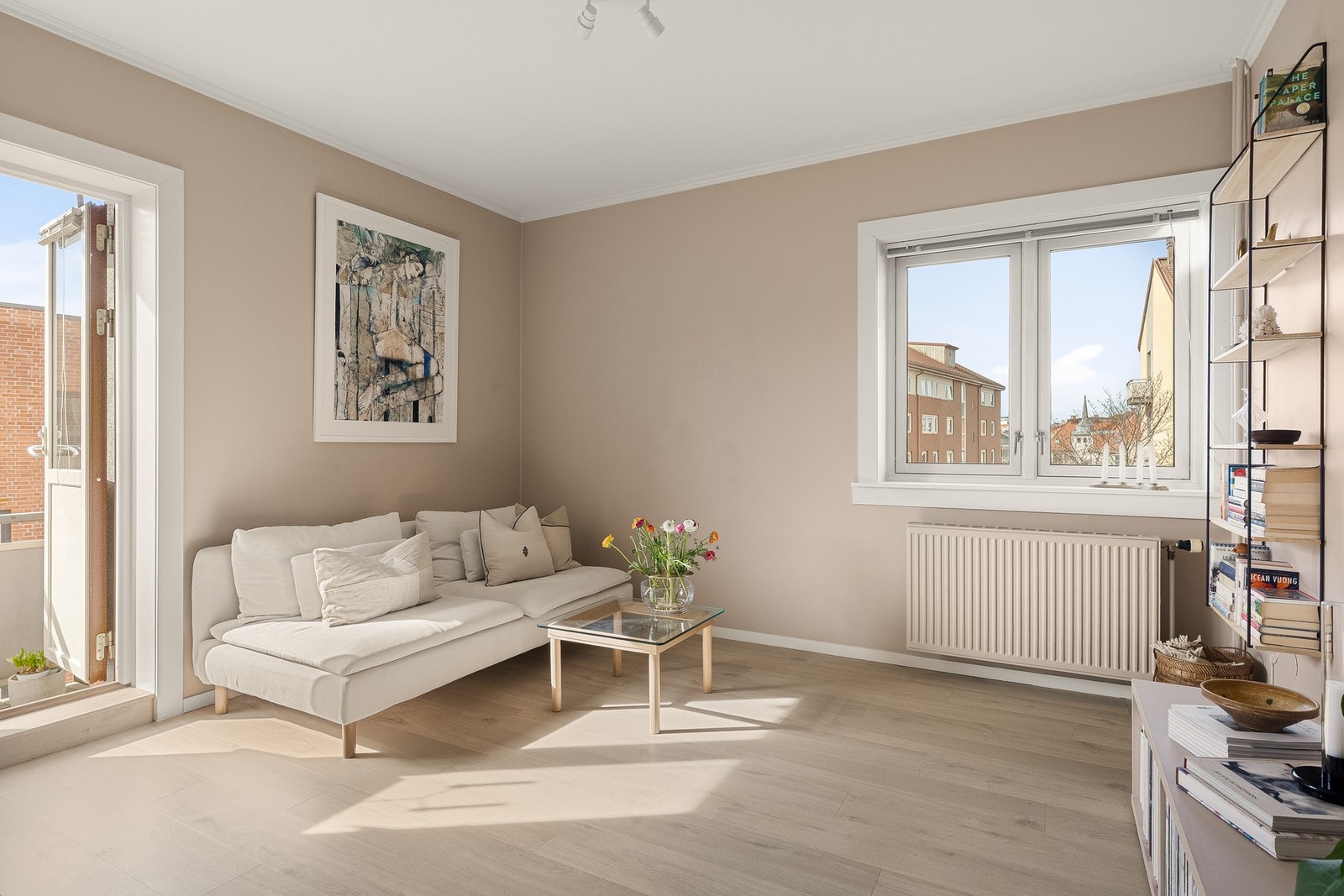 Stuen har en god takhøyde på opptil 2,62 meter. Galleribilde