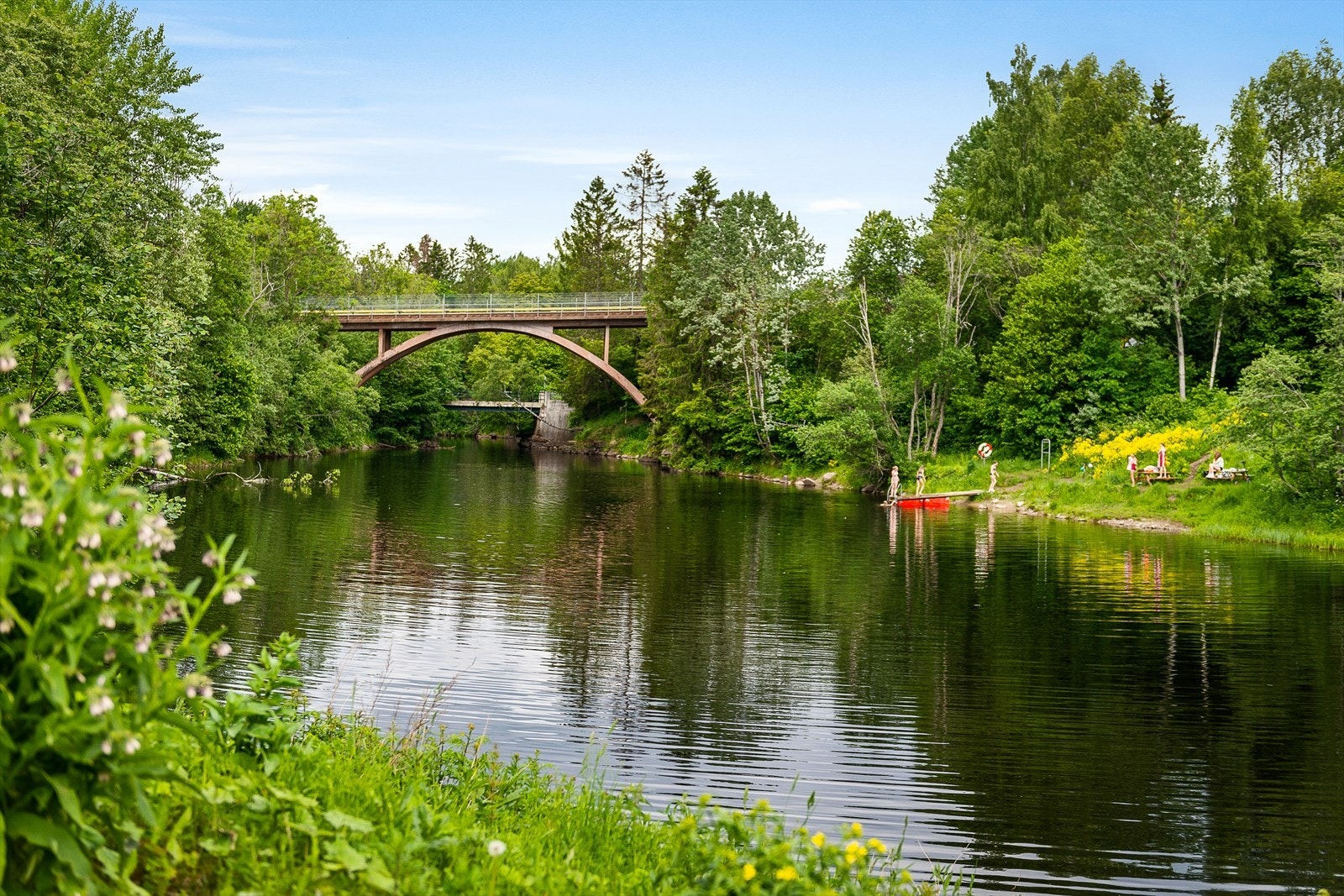 Området er omgitt av vakker natur som gir gode muligheter for turgåing, syklig og skiturer Galleribilde