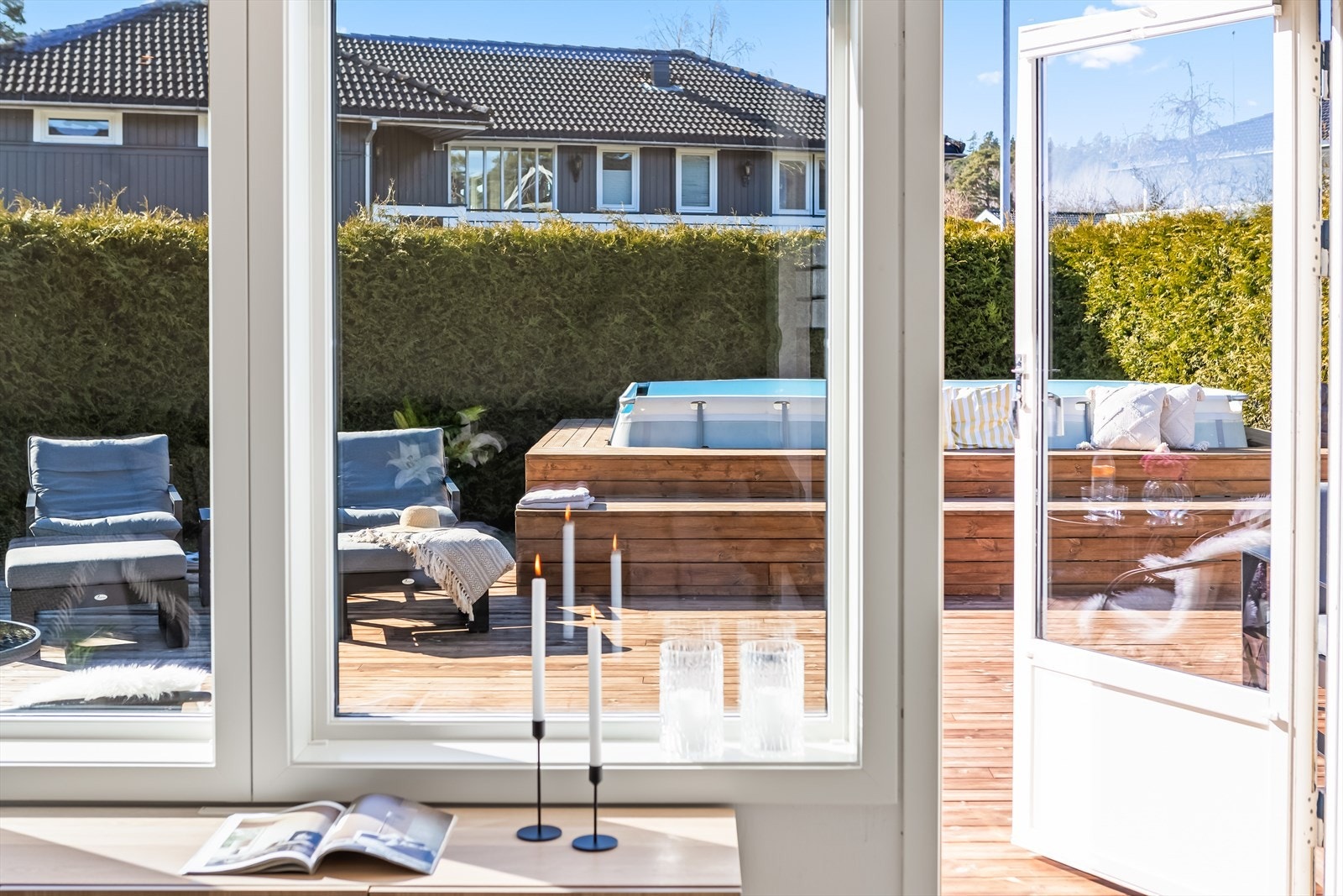 Stuen har utgang til en herlig terrasse på ca. 57 kvm. Galleribilde