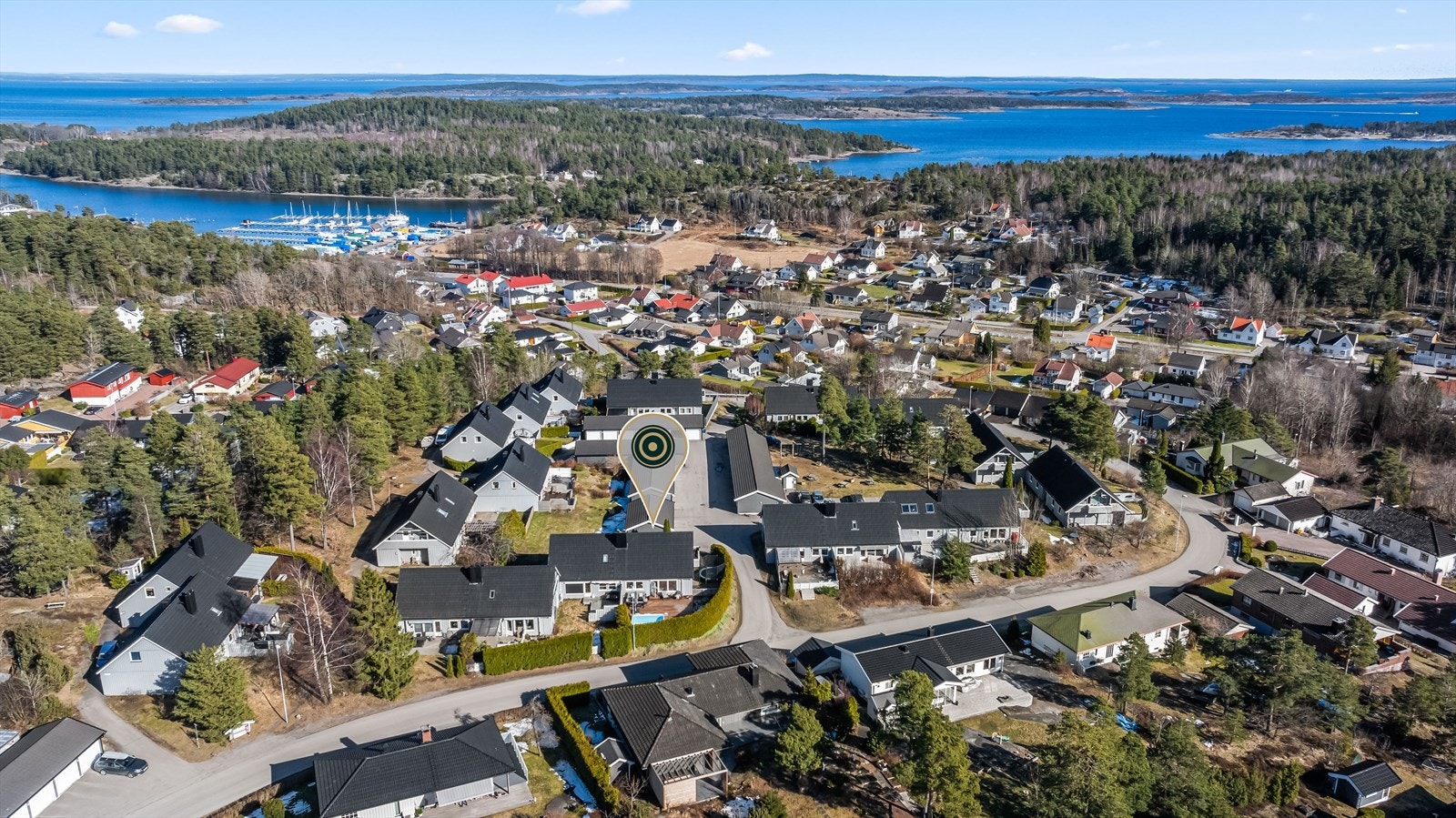 Det er kort vei til Bjerkøysundet og Færder skjærgården. Galleribilde