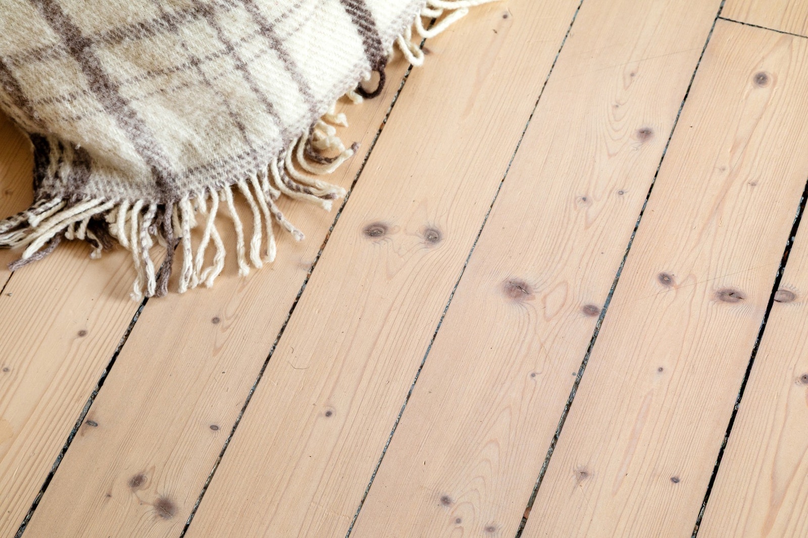 Vakre, klassiske detaljer som bl.a; originale tregulv. Galleribilde