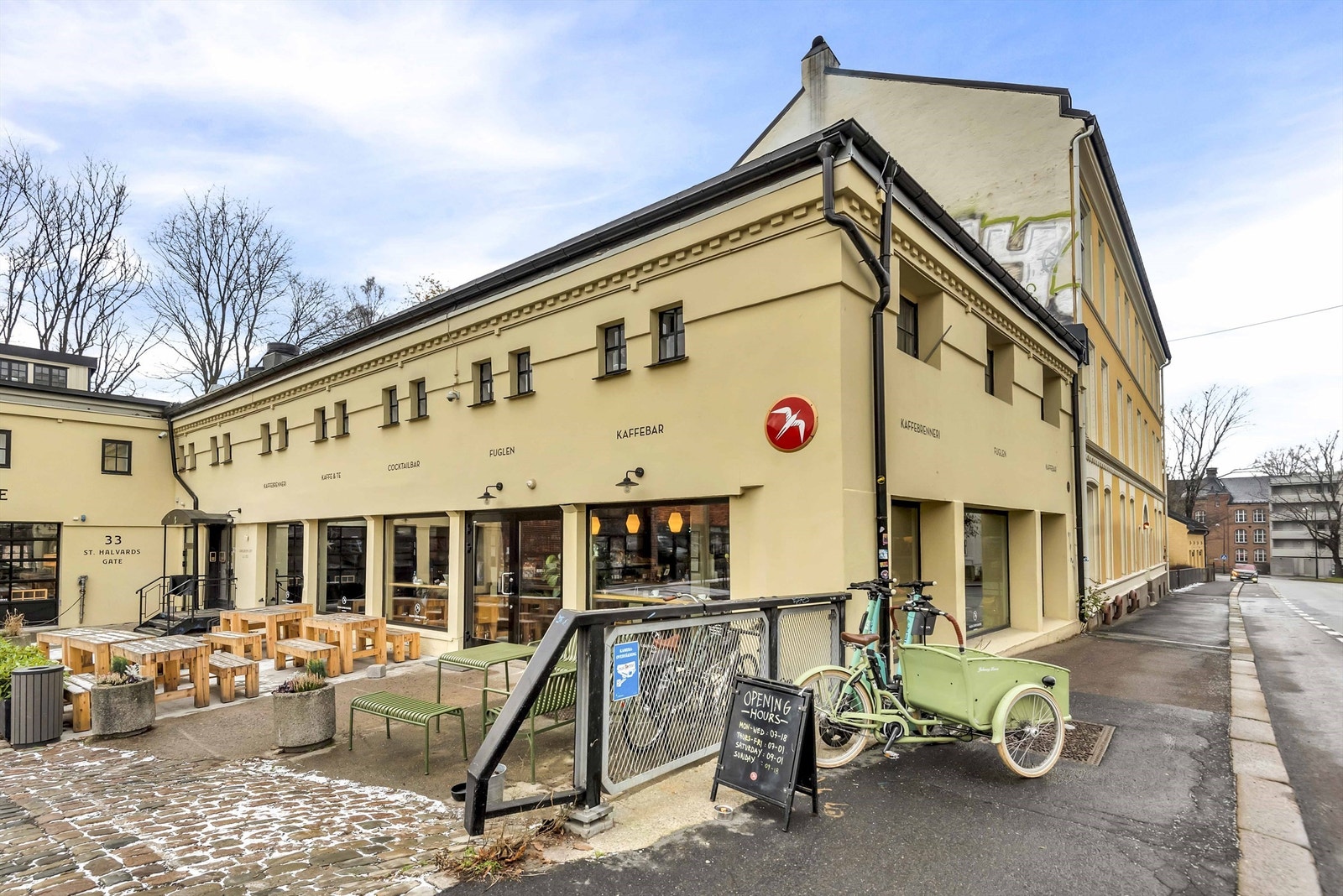 Gamlebyen med kafeer, barer og spisesteder. Galleribilde