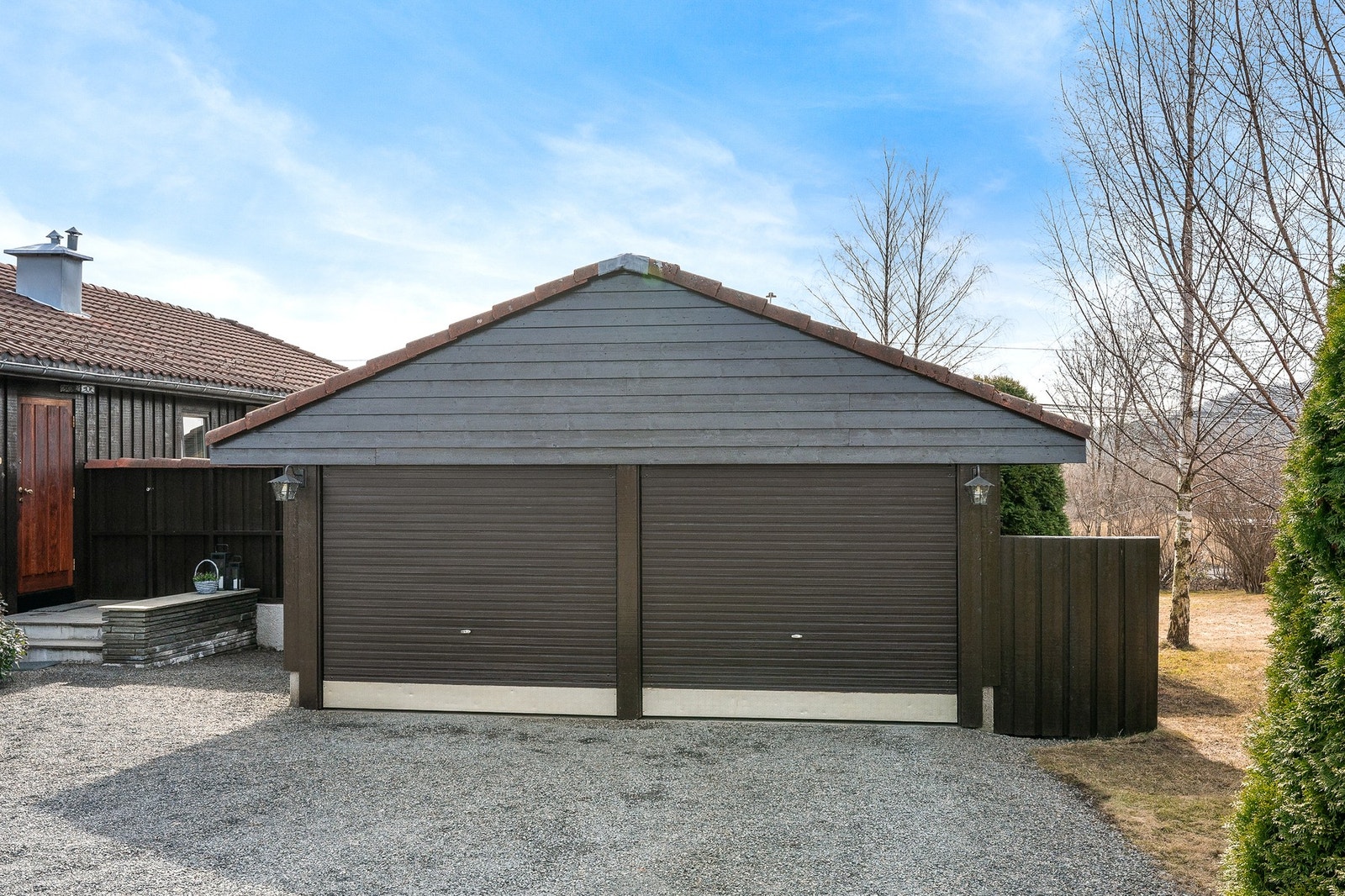 Garasje på 28 kvm med plass til 2 biler. Galleribilde