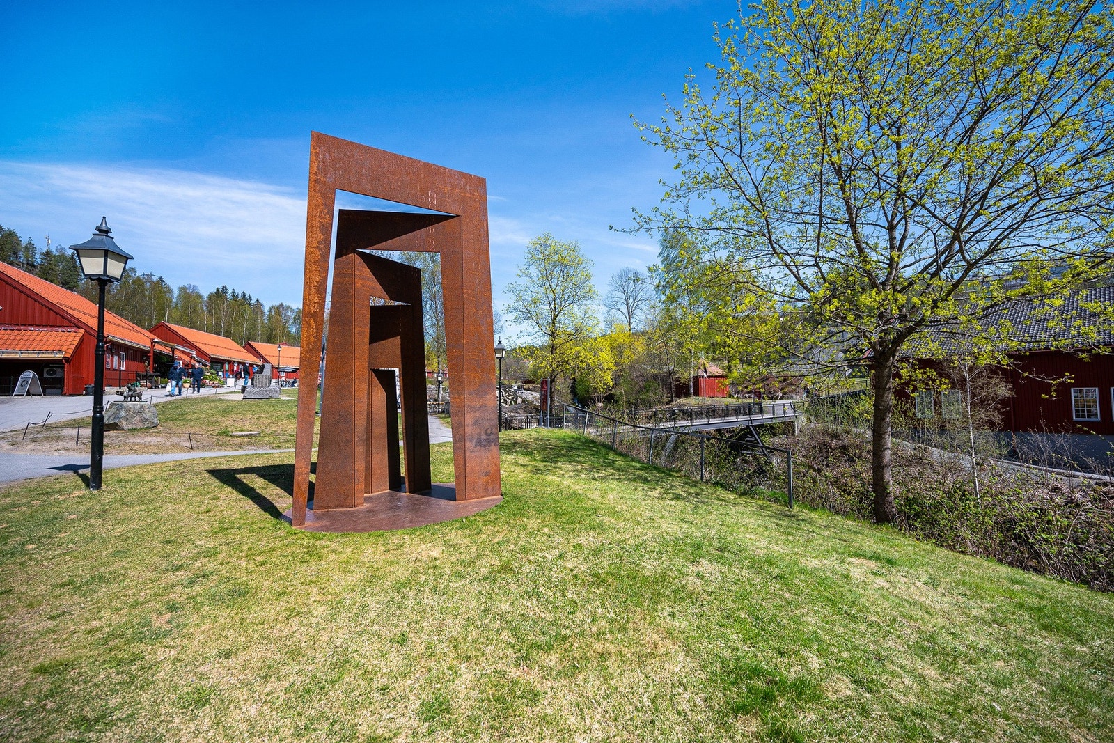 Bærums verk er kjent for sine mange utstillinger av skulpturer og spesielt julemarked som er viden kjent. Galleribilde
