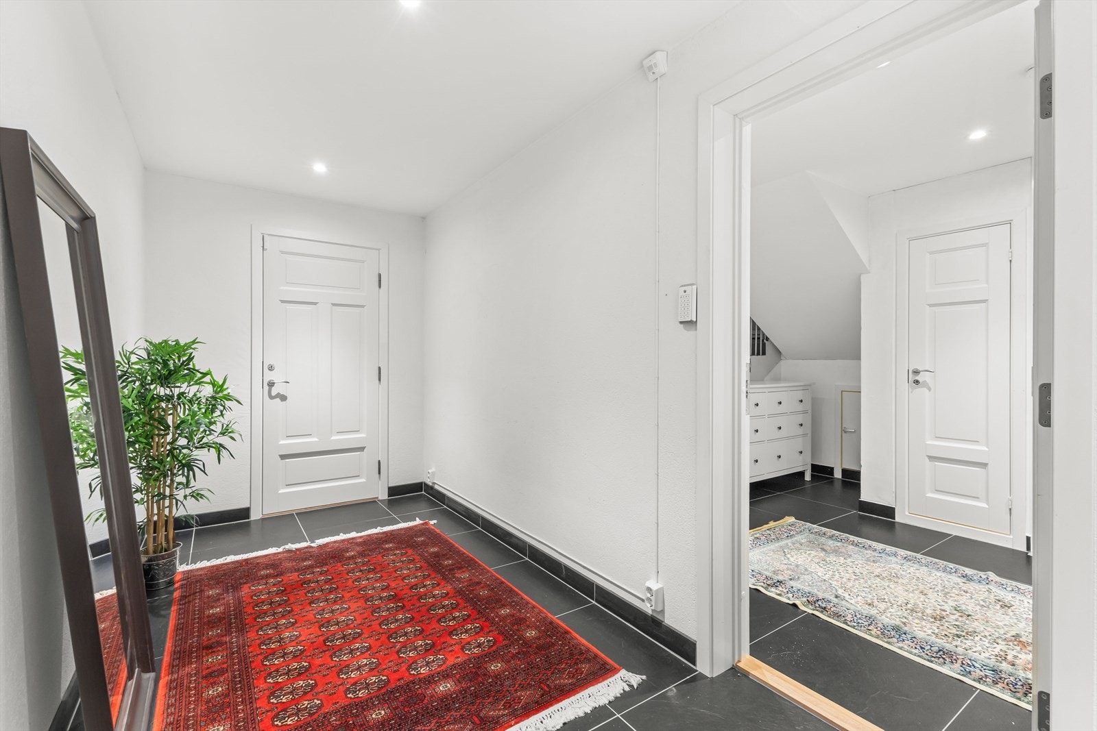 Kjeller er målt opp til 182 kvm i BRA. Galleribilde