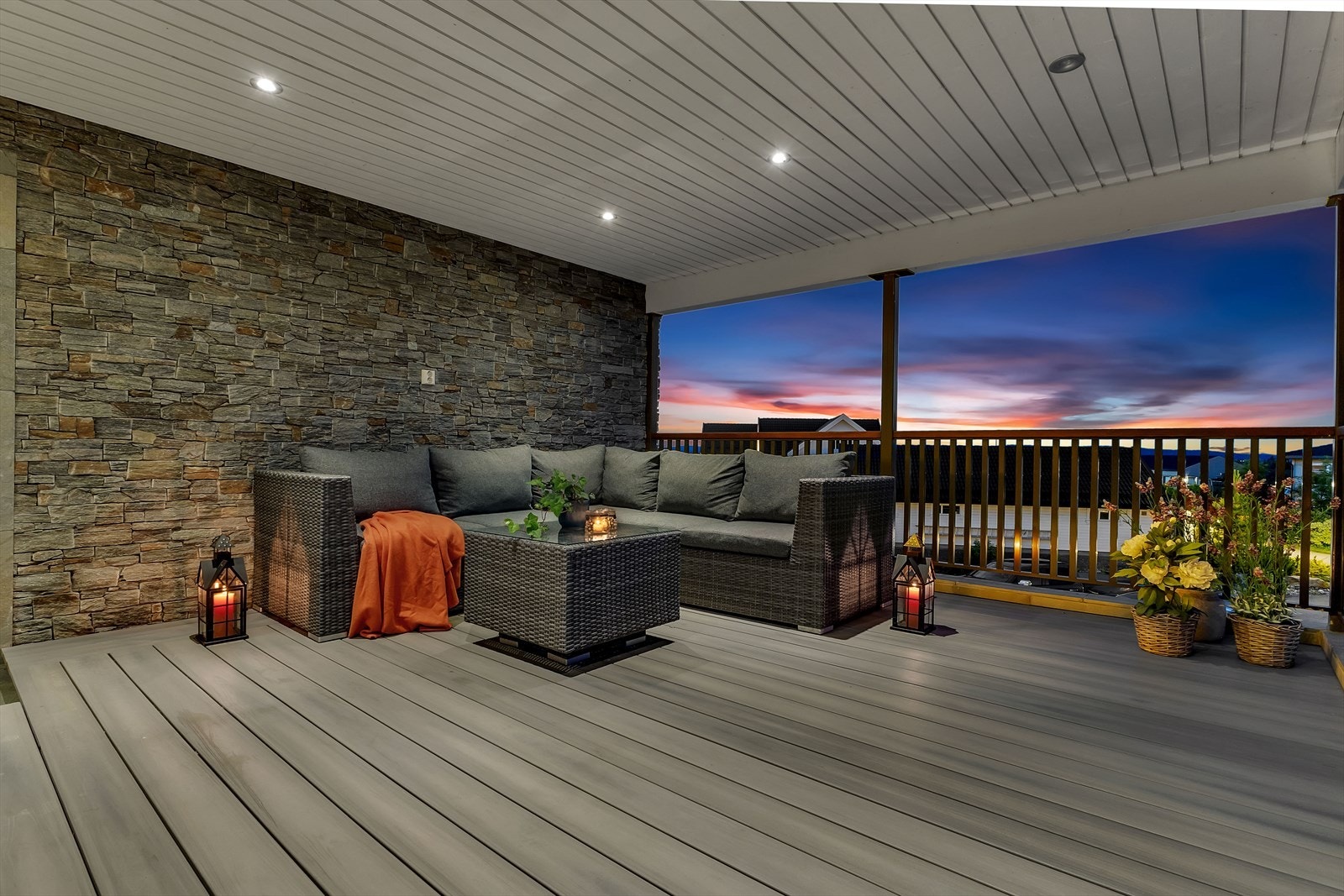 Denne eneboligen på Hagasletta 7 er perfekt for familier som ønsker et moderne og praktisk hjem i et trygt og barnevennlig område. Galleribilde