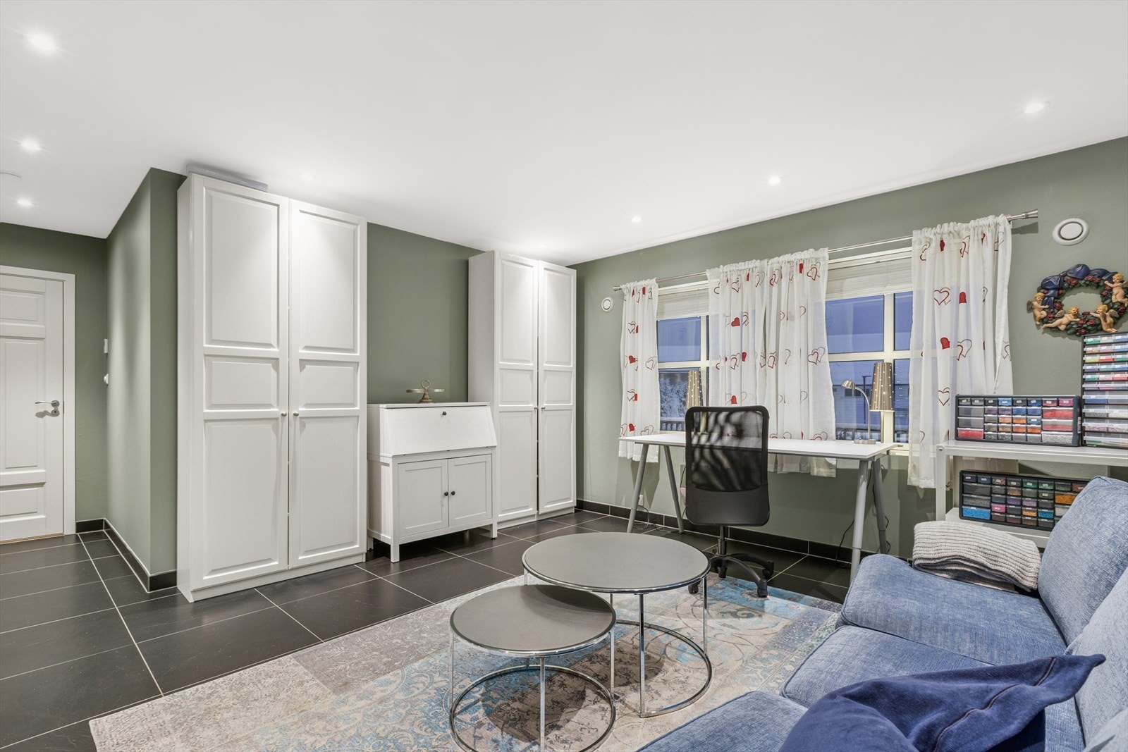 Det er også et kontor/soverom som tilbyr fleksibilitet avhengig av dine behov. Galleribilde