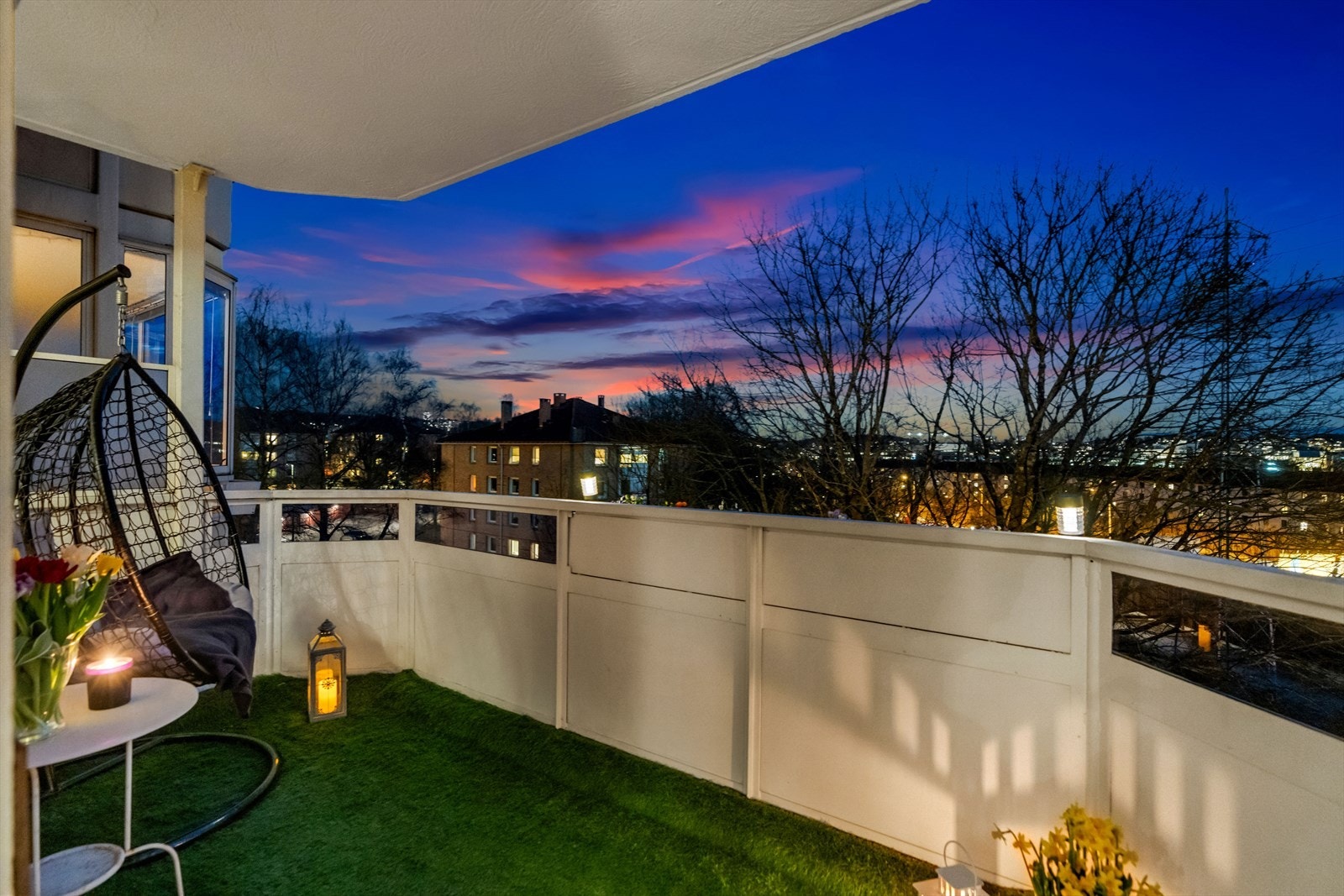 Her er alt tilrettelagt for en behagelig tilværelse, et perfekt sted for lange sommerdager og hyggelige selskap. Galleribilde