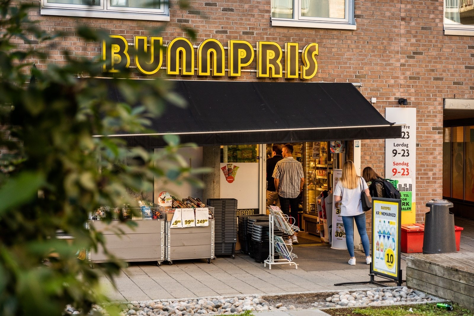 Også søndagsåpen butikk ligger like i nærheten, nærmere bestemt i Gunnar Scheldrups vei 13 C. Galleribilde
