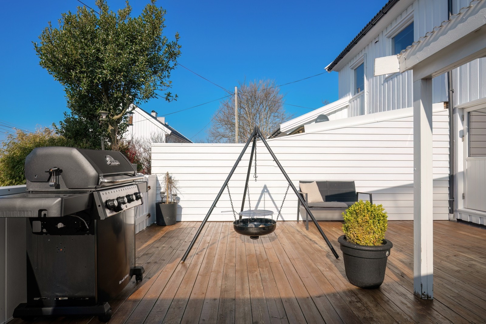 Solen kan nytes til langt på kveld Galleribilde