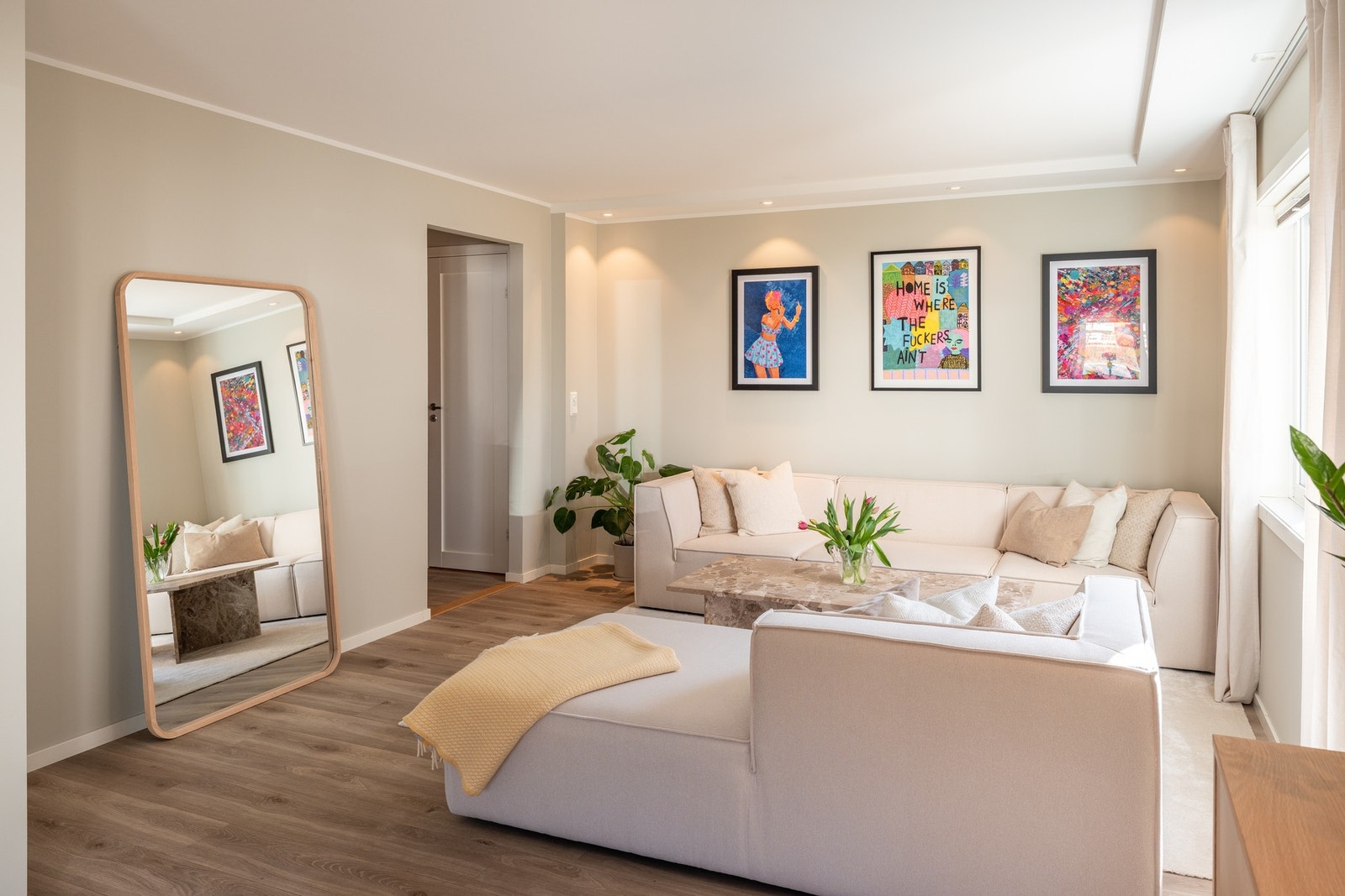 En særdeles smakfull 1/4-part over to plan på til sammen 133 kvadratmeter bruksareal. Galleribilde