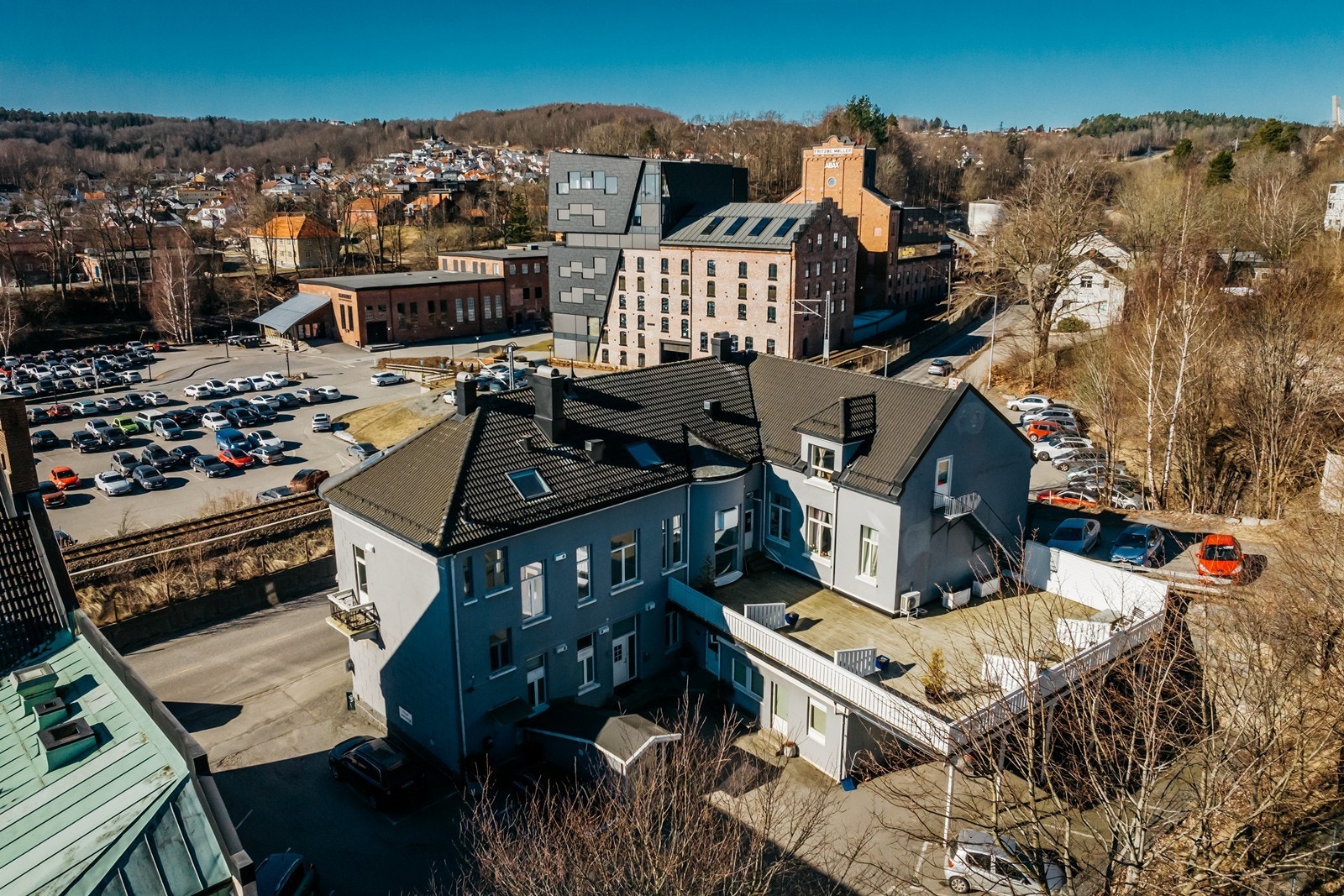 Koselig bygård midt i Larvik sentrum. Nærhet til alle fasaliteter. Galleribilde