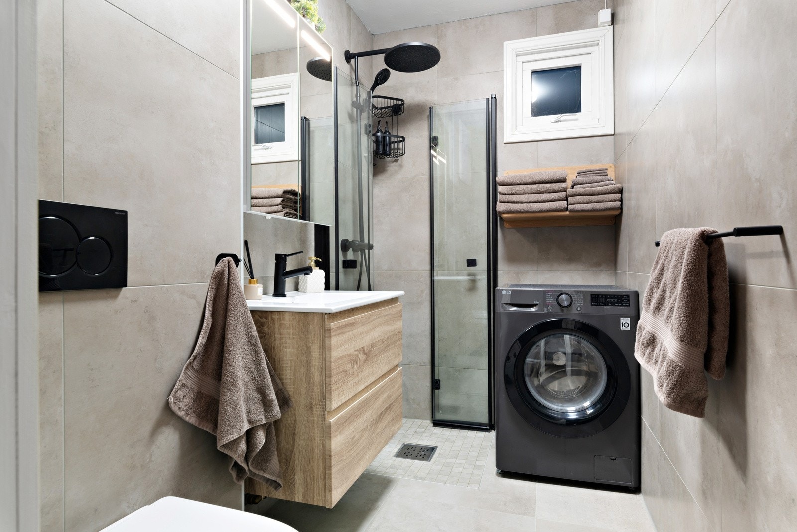 Badet ble totaltfornyet i 2024, og varmekabler i gulvet. Galleribilde