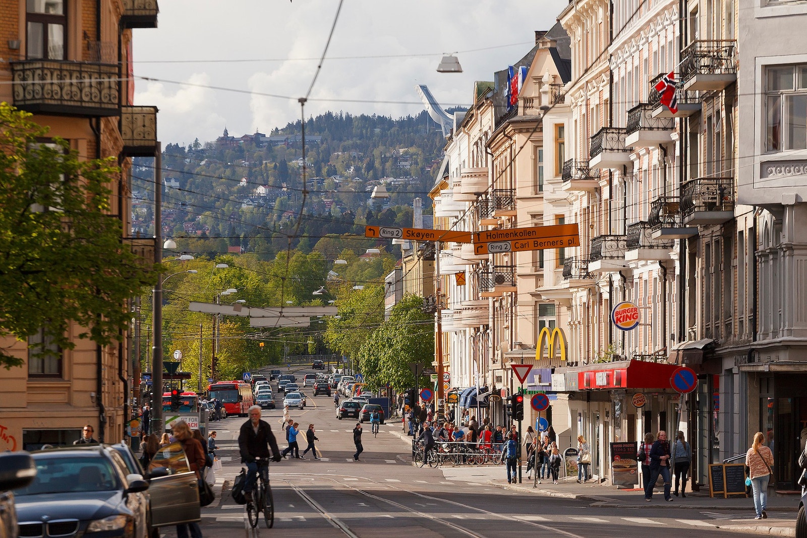 God dekning av offentlig kommunikasjon med nærhet til både buss, trikk og T-bane. Galleribilde