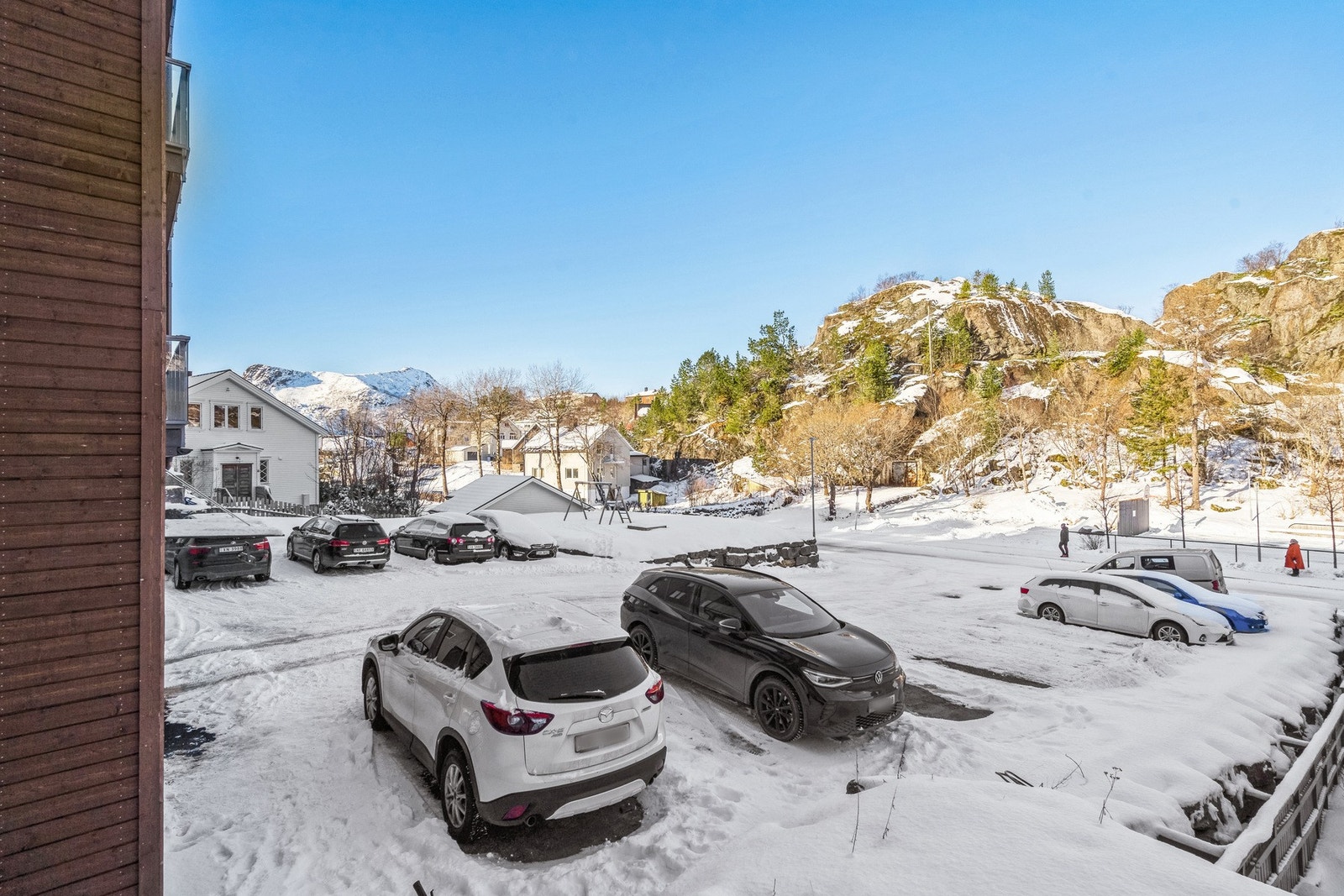 Felles parkeringsområde utfor inngangspartiet Galleribilde