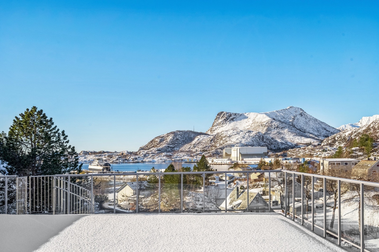 Felles takterrasse for beboerne - med gode solforhold og langstrakt utsikt. Galleribilde