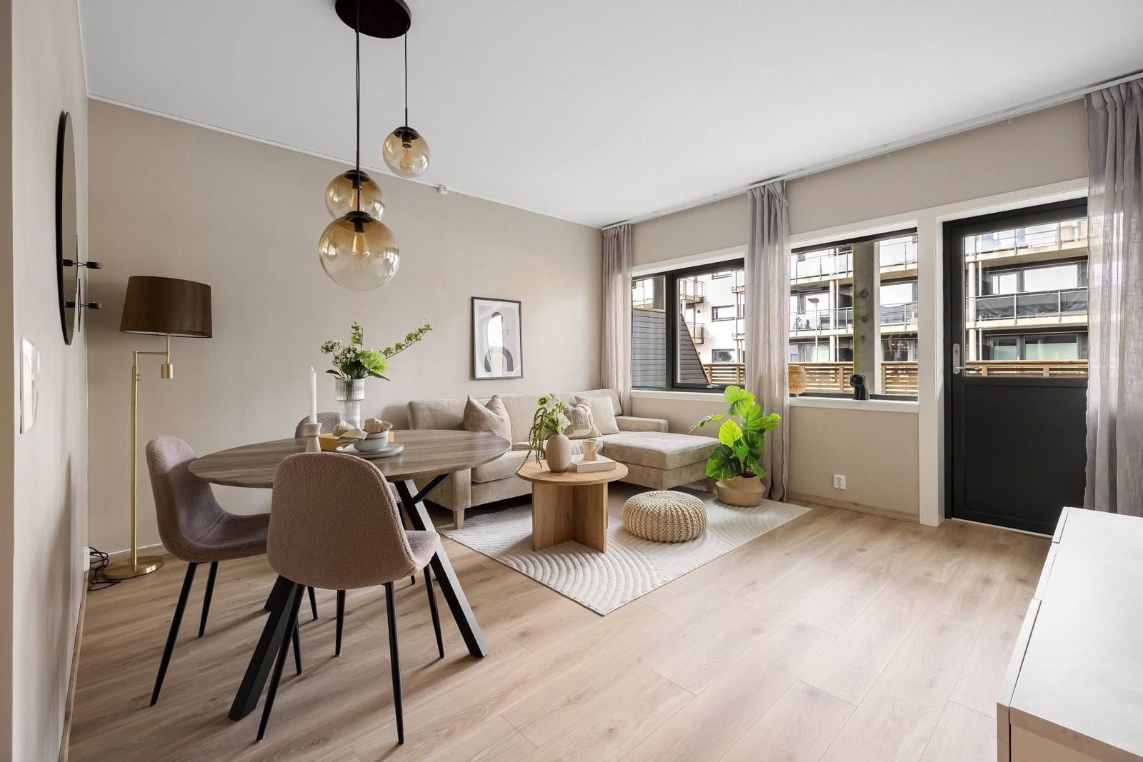 Velkommen til Storestraumen 295C! En strøken og påkostet 3-roms leilighet Galleribilde