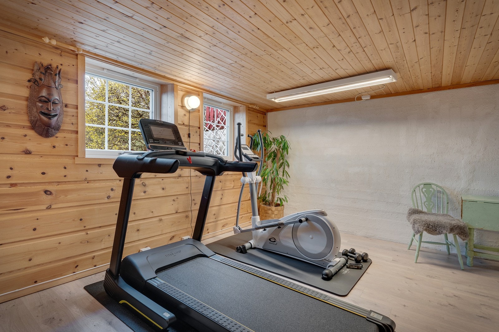 - Innredet rom i kjelleren, målt til hele 16 kvm - Galleribilde