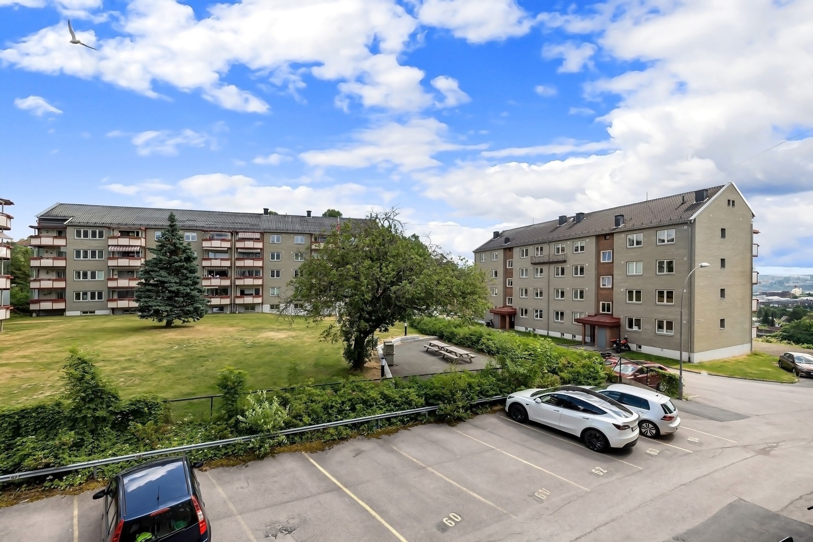 Borettslaget har 164 parkeringsplasser som fordeles etter venteliste Galleribilde