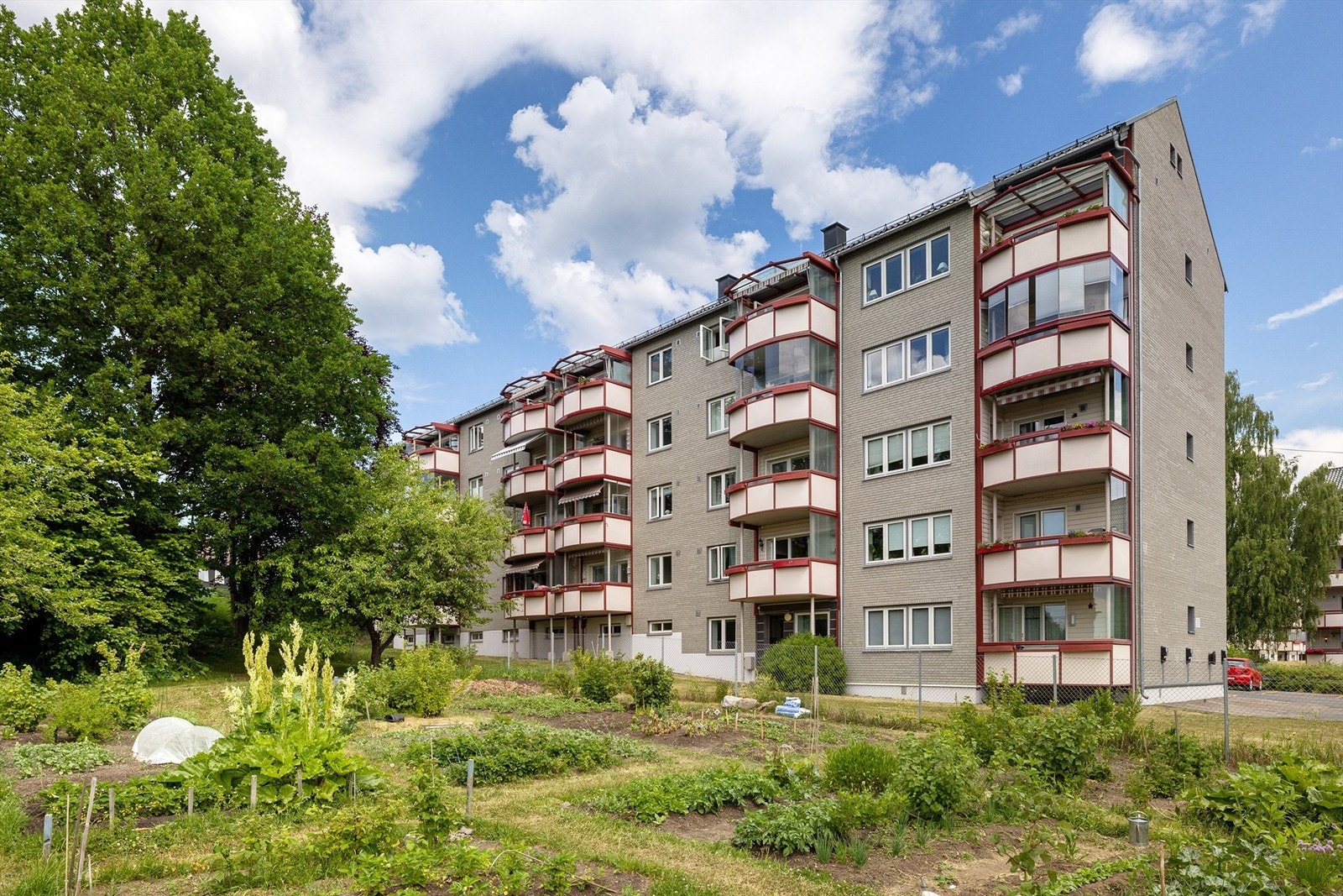 Leilighet beliggende i et attraktivt og frodig område på Årvoll, med Årvoll gård for dine føtter Galleribilde