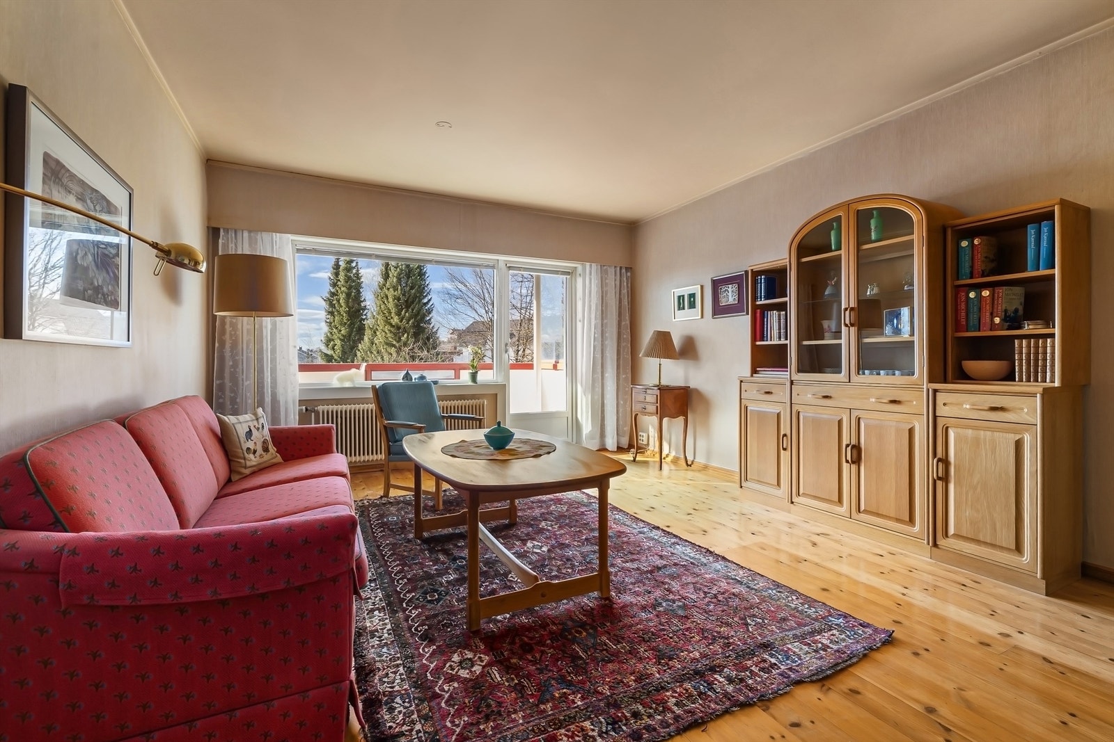 En lys og luftig leilighet med en meget god intern beliggenhet i borettslaget Galleribilde