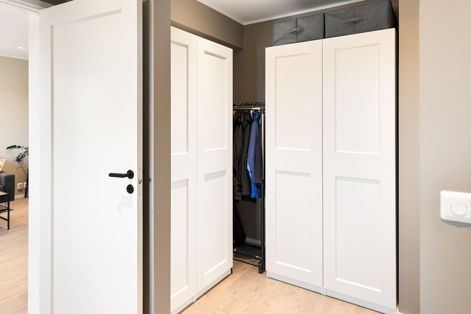 Soverommet har garderoberom, og bod Galleribilde