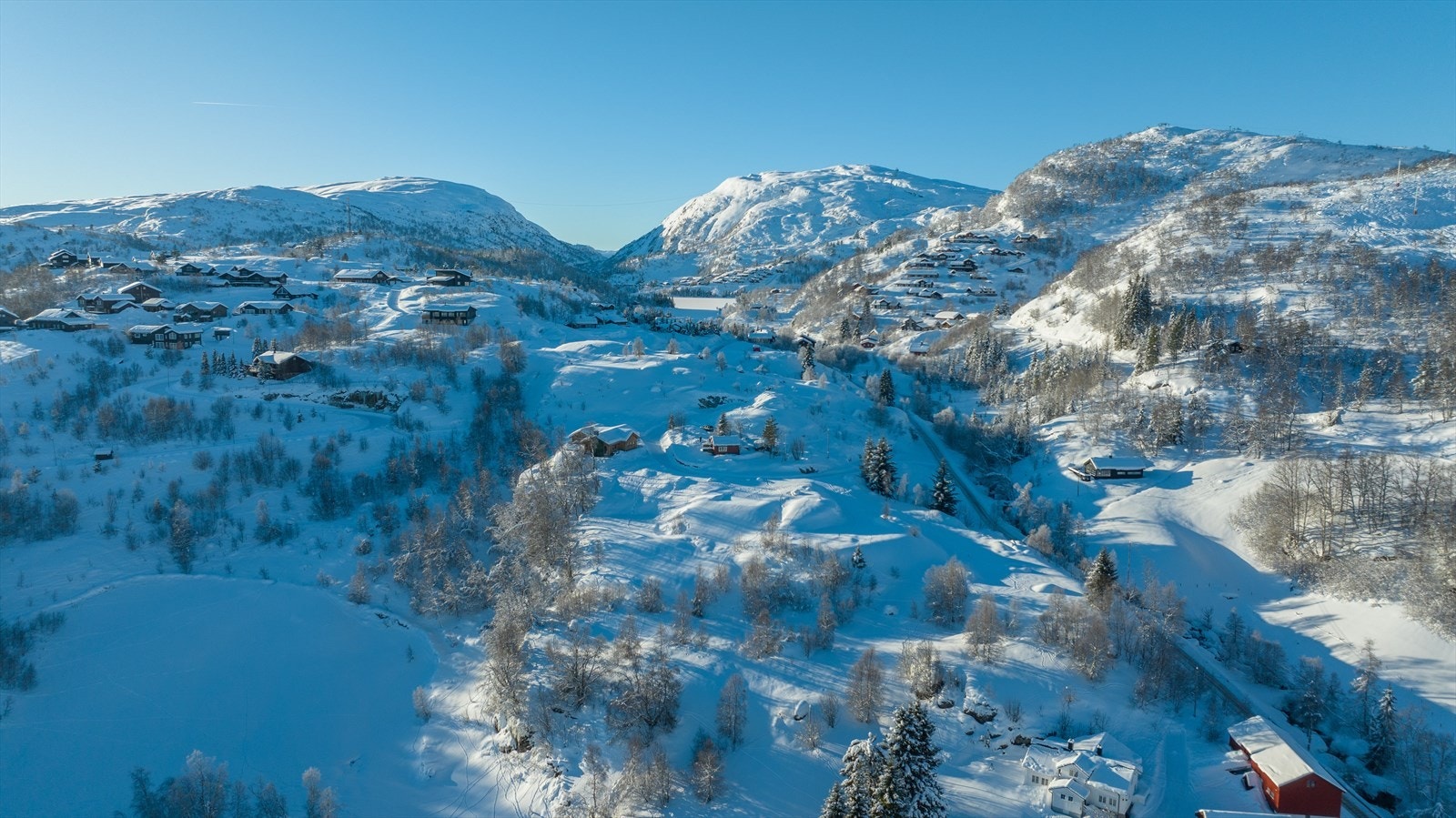Heimre Kvednhusbakken sett mot vest, tomt 2 ligger midt i bildet Galleribilde