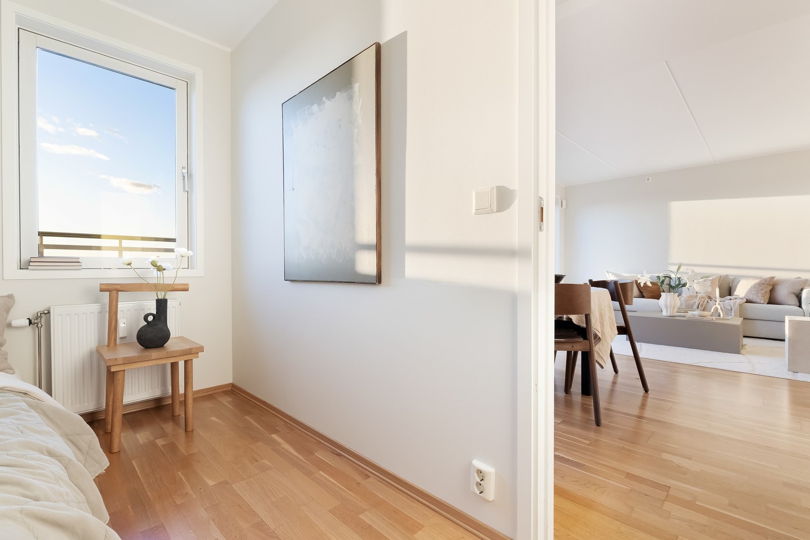 Fra stuen er det inngang til leilighetens tredje soverorm. Galleribilde