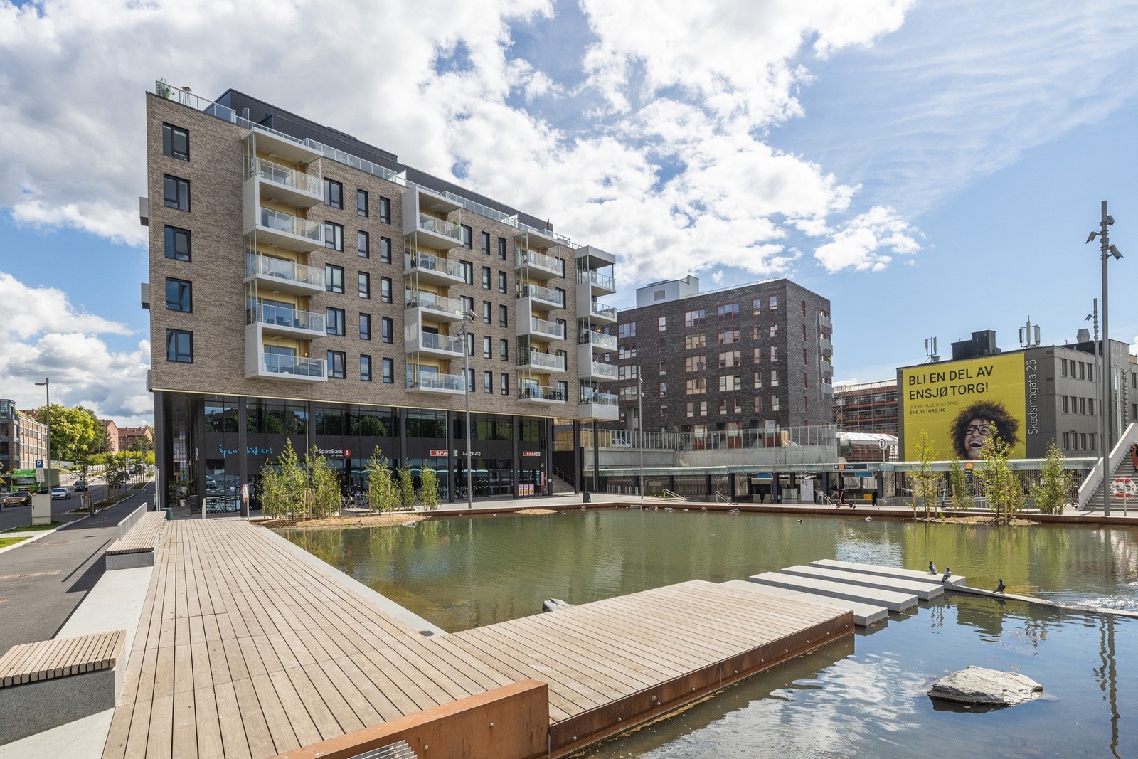 Ensjø Torg ligger innen gangavstand. Galleribilde