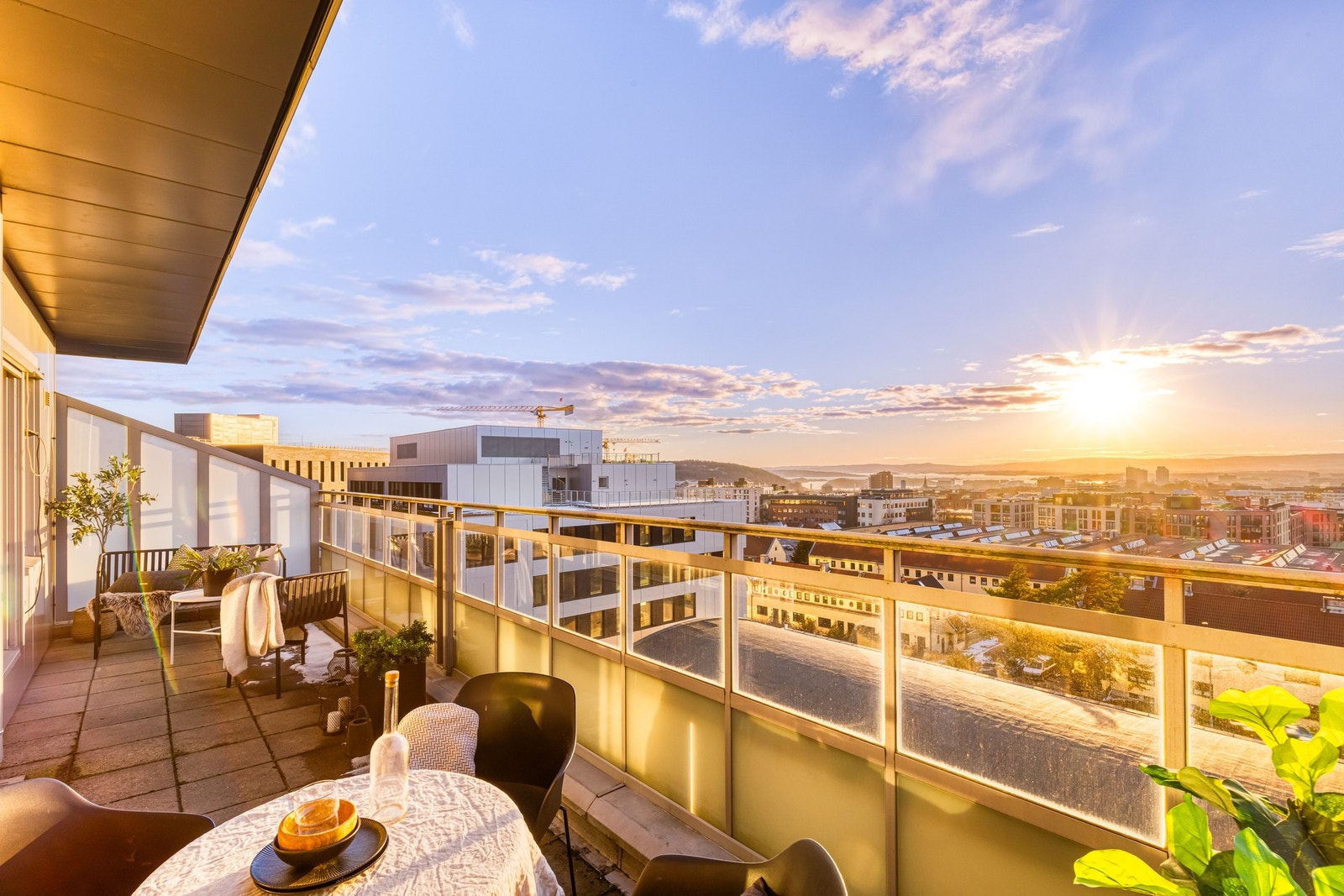 Dette er en flott og sjelden 4-roms topp- og endeleilighet. Galleribilde