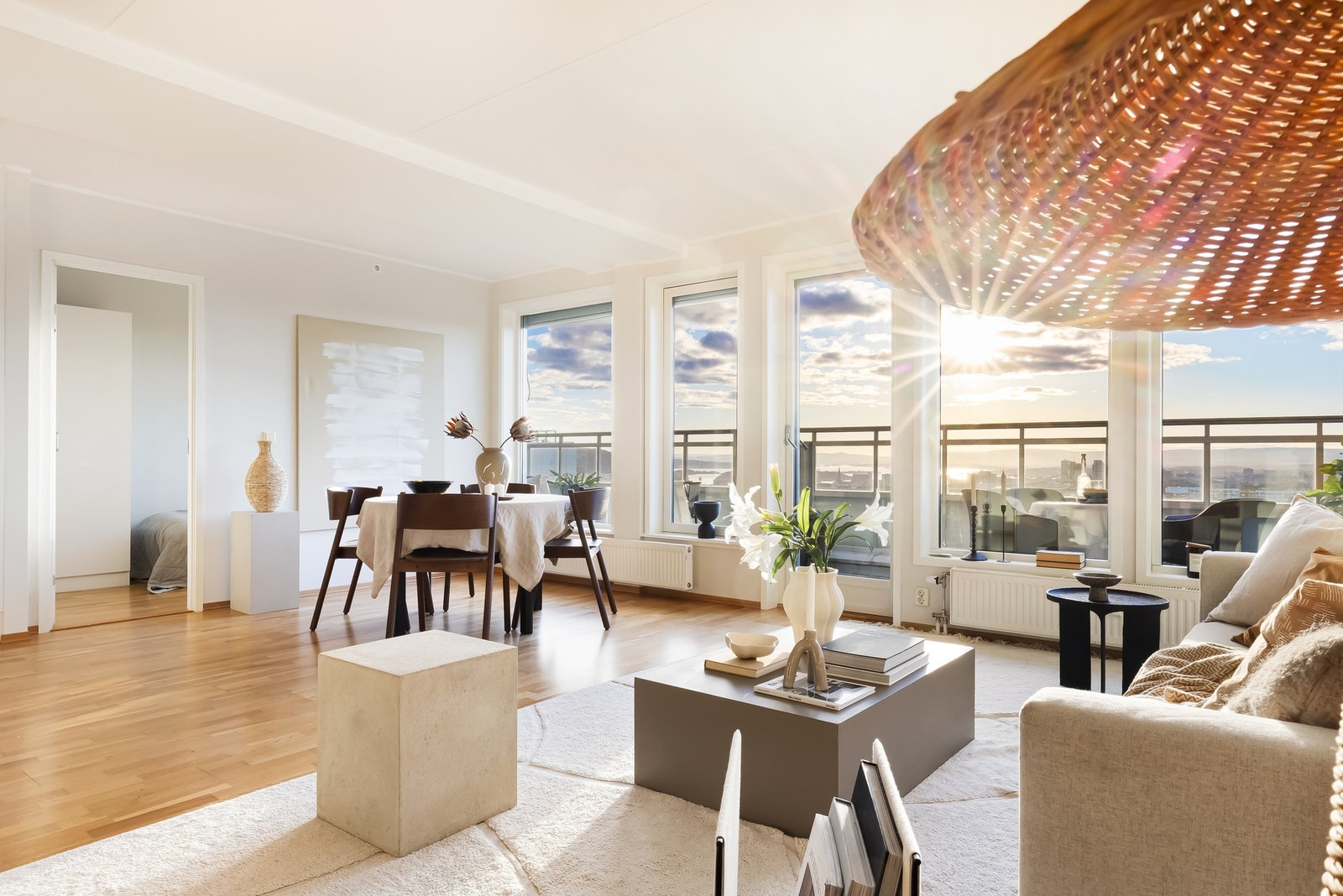 Christer Sebbah og Mats Bremseth Moe ved EIE Løren ønsker velkommen til Innspurten 4A! Galleribilde