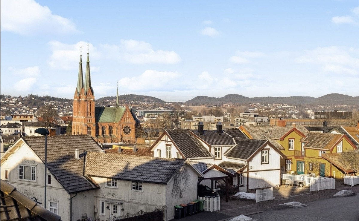 Utsikt over Skien kirke Galleribilde