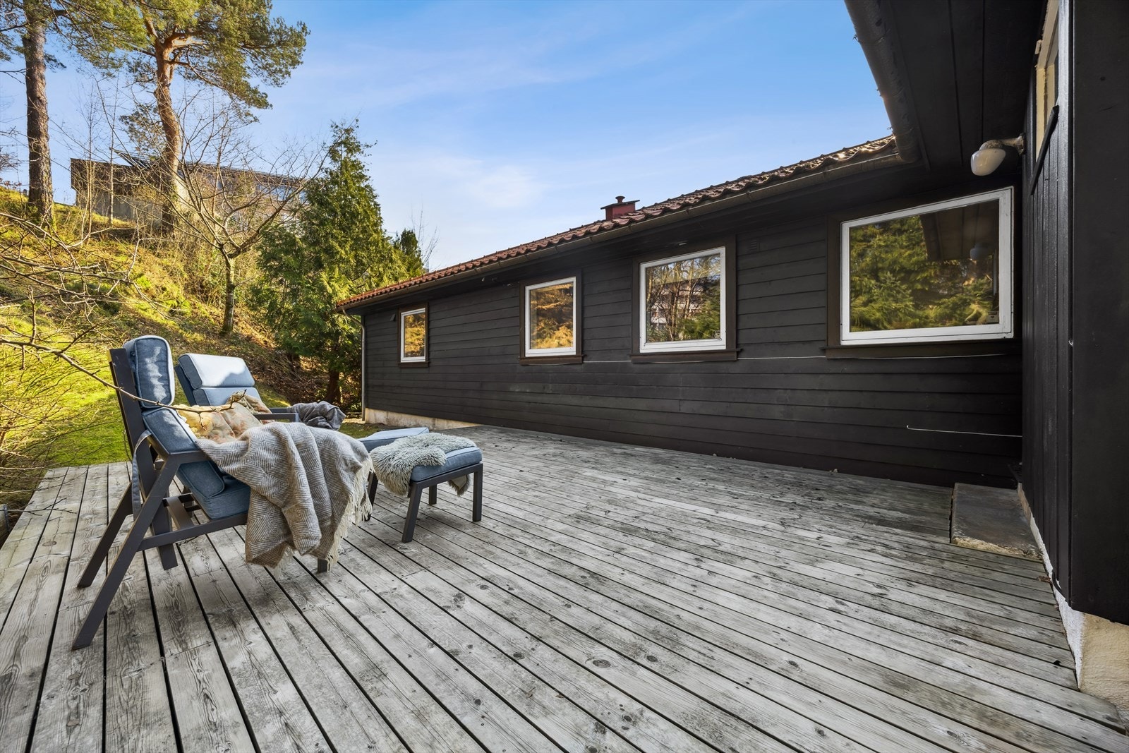 Stor terrasse med lite innsyn. Galleribilde