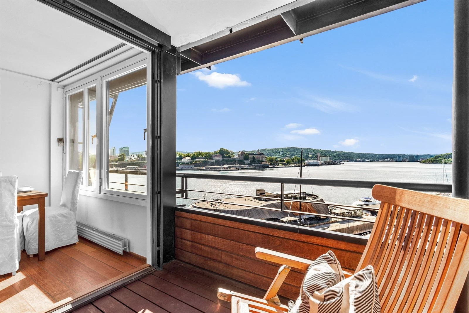 Balkong med nydelig utsikt. Galleribilde