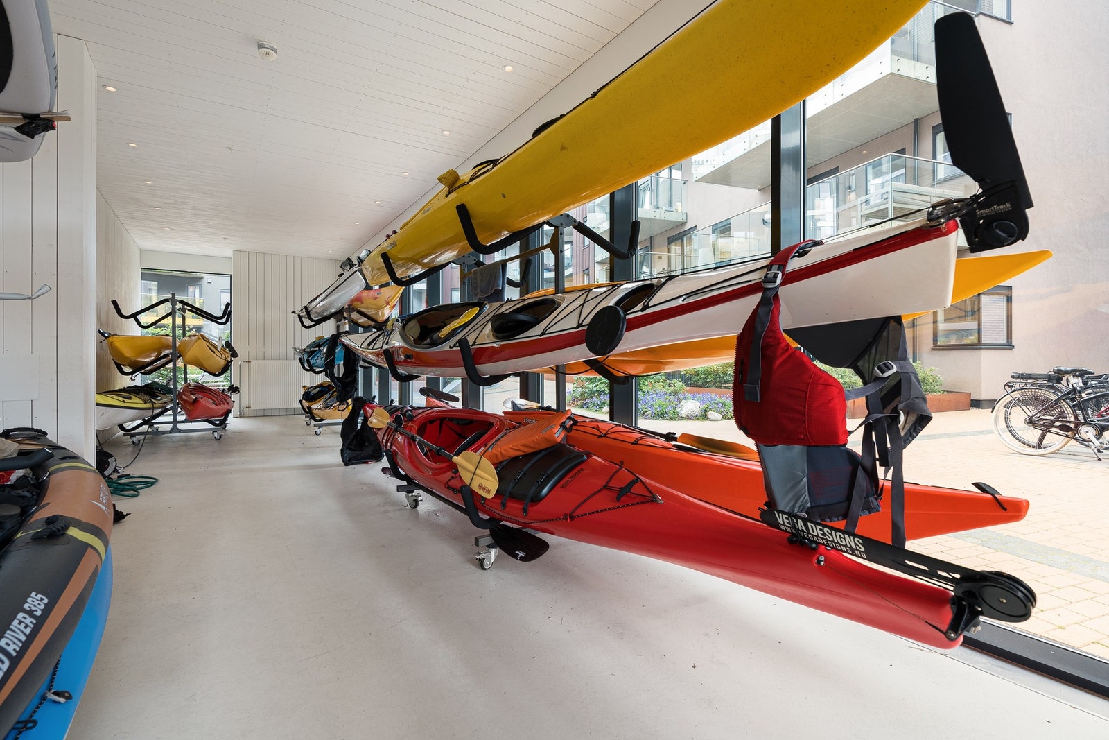 Muligheter for leie av kajakklagring når det blir ledige plasser. Galleribilde