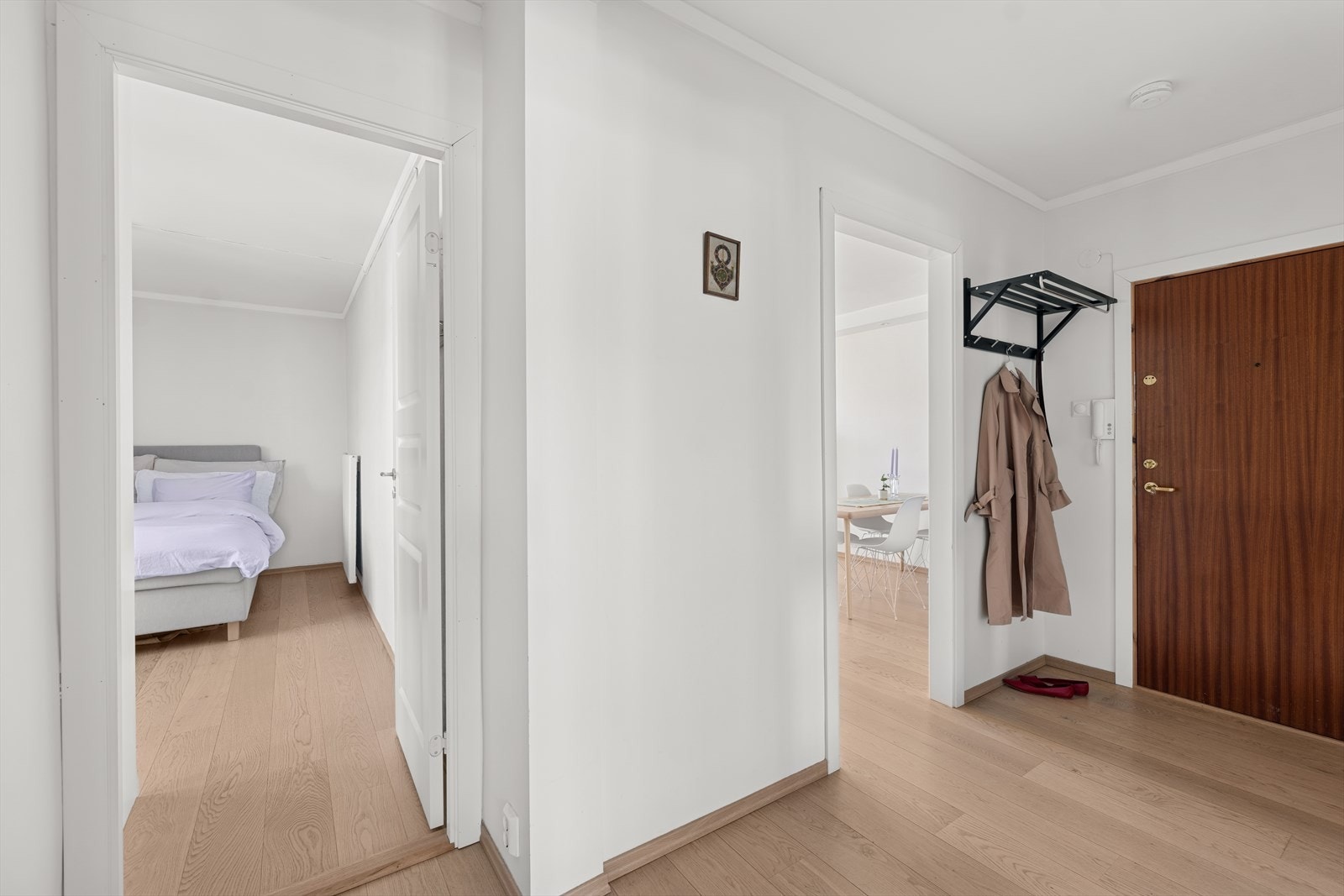 Boligen har et Innbydende inngangsparti som gir et godt førsteinntrykk av boligen. Galleribilde