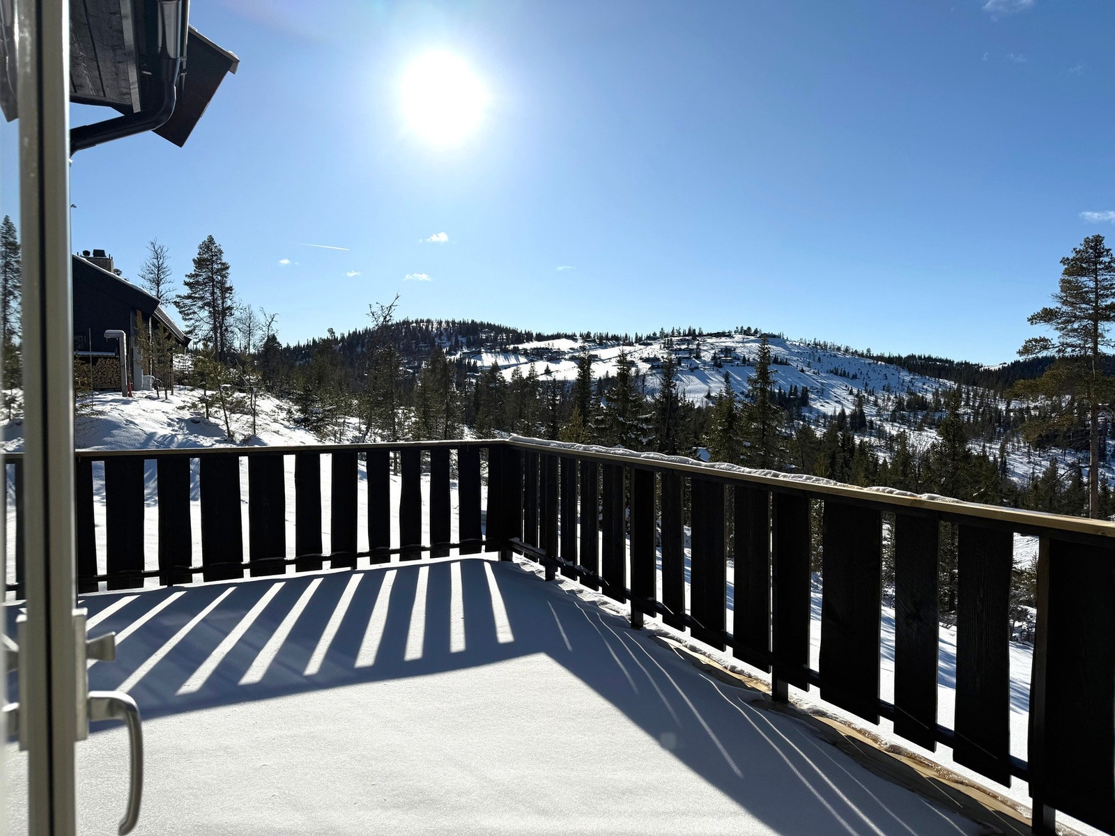 Nyt solen fra morgen til kveld. Galleribilde