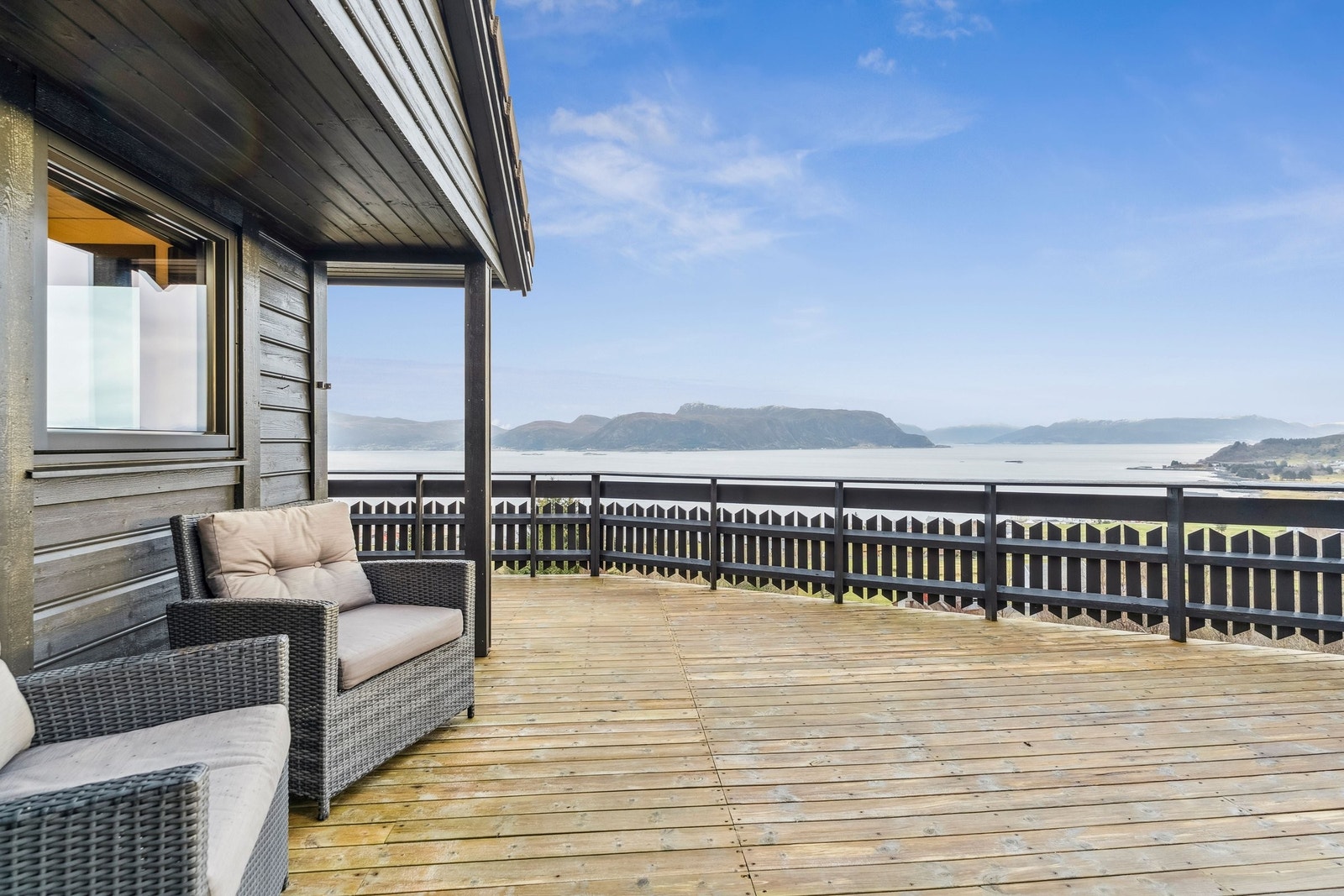 Sitte å nyte morgenkaffe her? Galleribilde