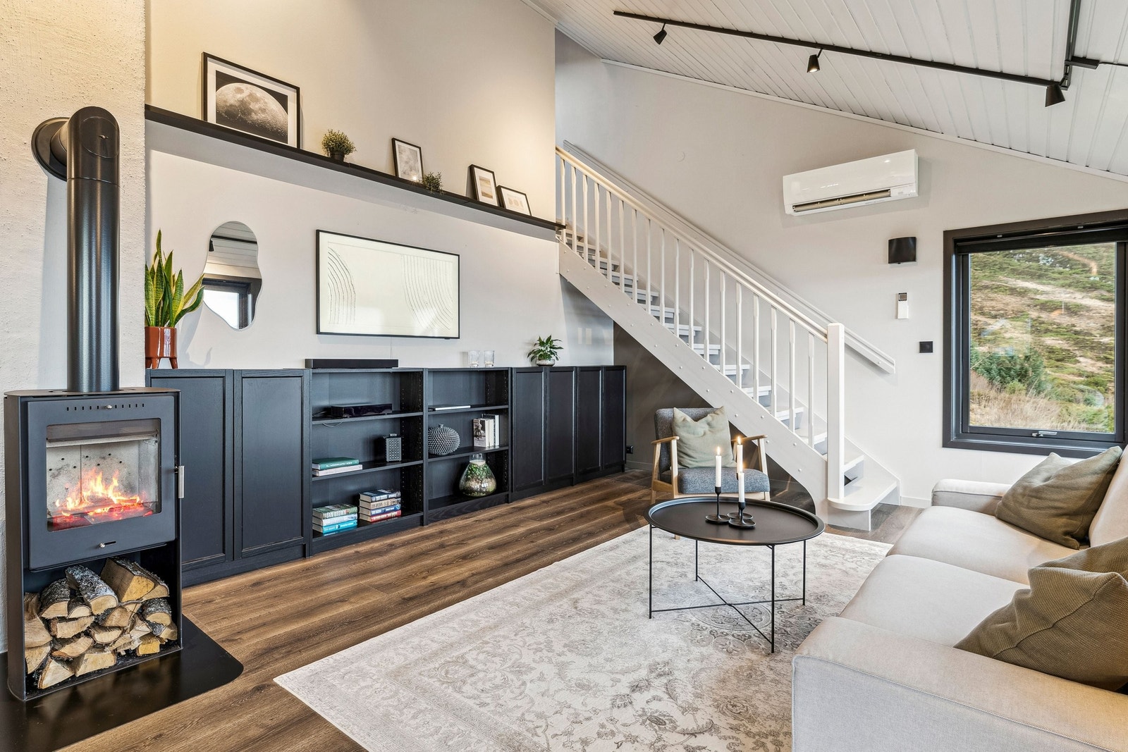 Stue med gode møblerings muligheter. Galleribilde