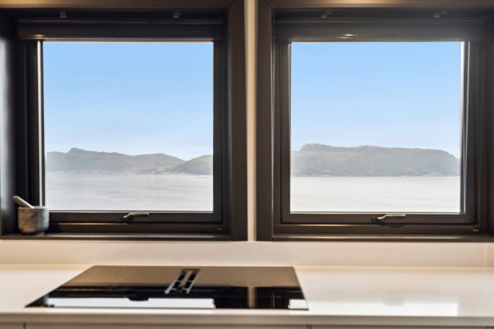 Tenk å stå å lage mat med sånn utsikt! Galleribilde